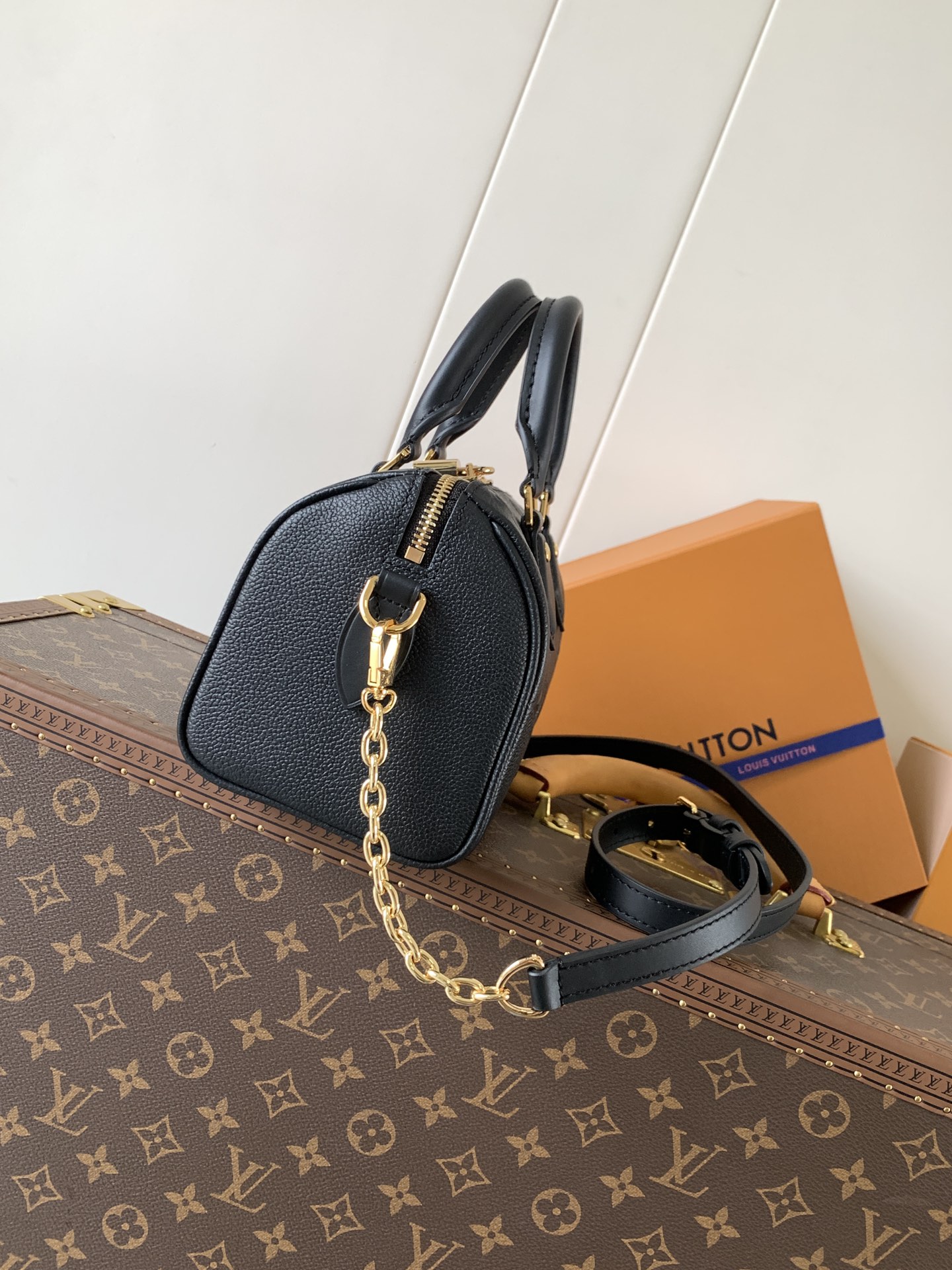 Louis Vuitton Speedy Bandoulière 20 Monogram Empreinte Leather Crossbody Bag - Image 2