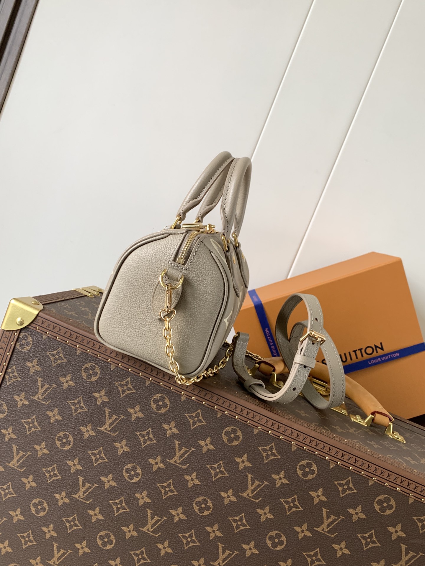 Louis Vuitton Speedy Bandoulière 20 Monogram Empreinte Crossbody Bag - Image 2