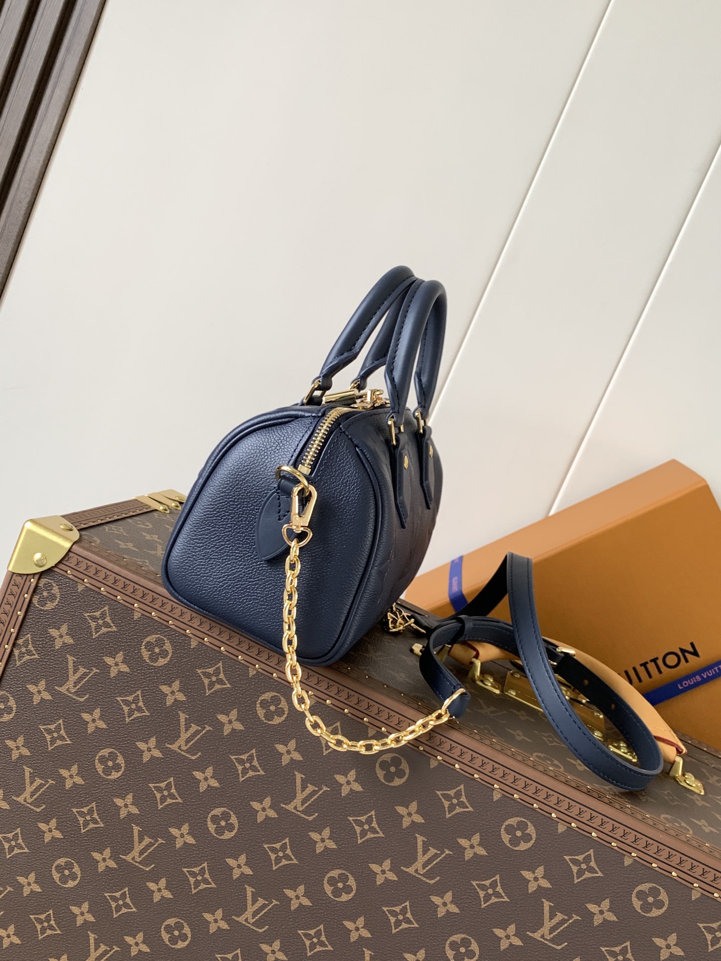 Louis Vuitton Speedy Bandoulière 20 Monogram Empreinte Leather Crossbody Bag - Image 2