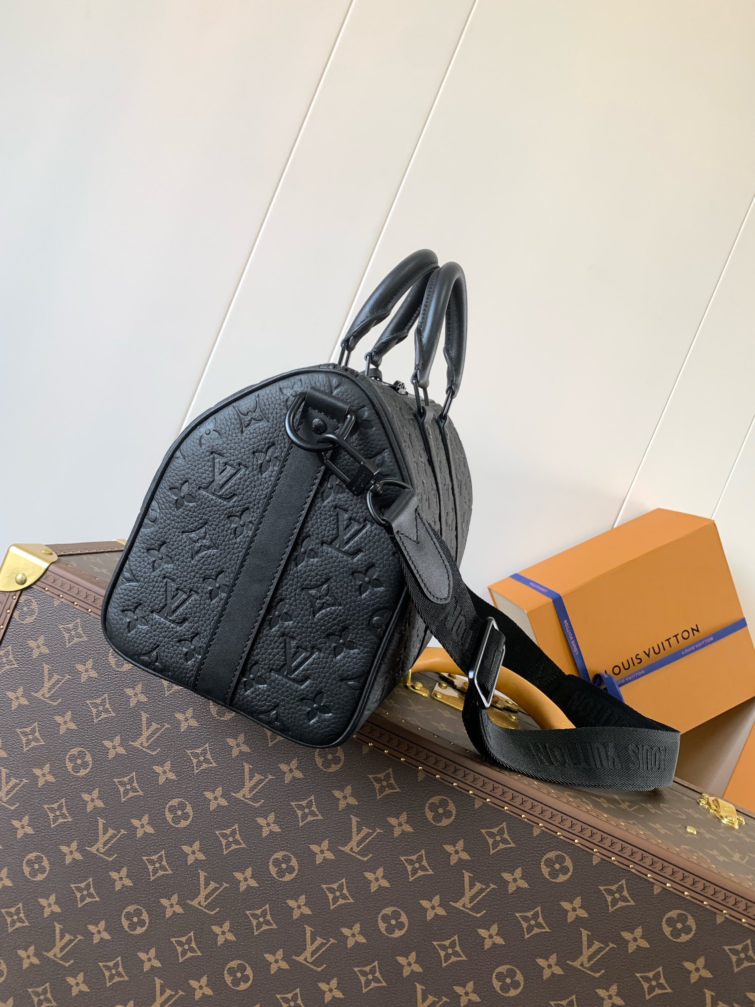 Louis Vuitton Keepall Bandoulière 35 Monogram Eclipse Travel Bag - Image 2