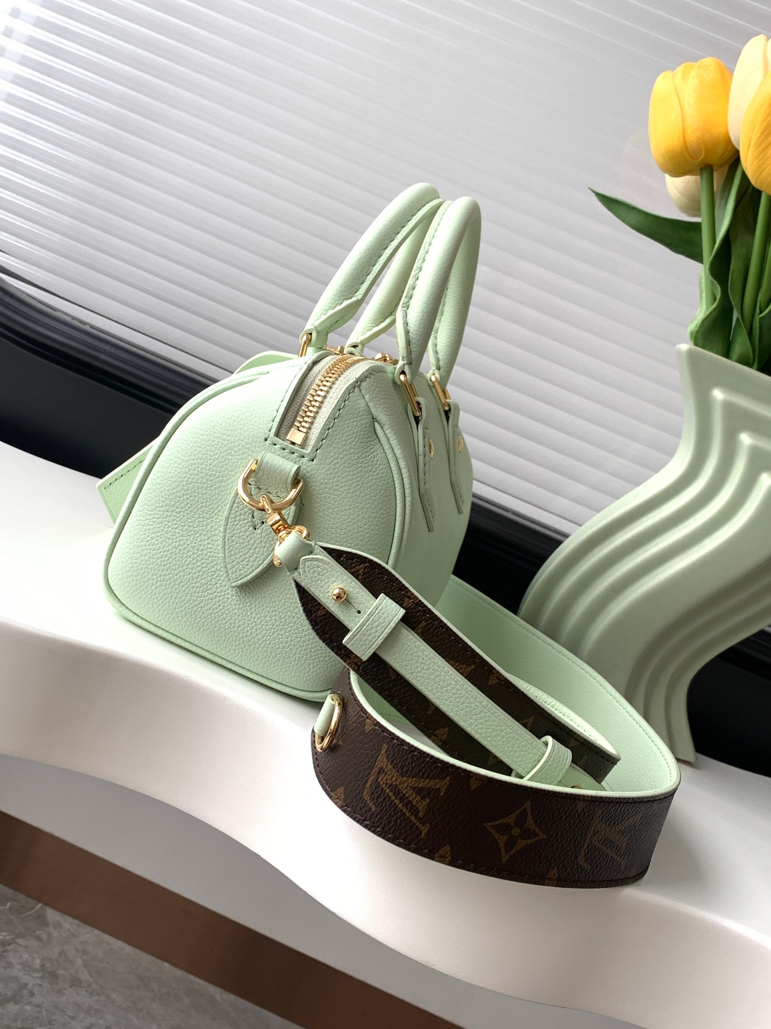 Speedy 18 Green Leather Convertible Crossbody Bag - Image 2