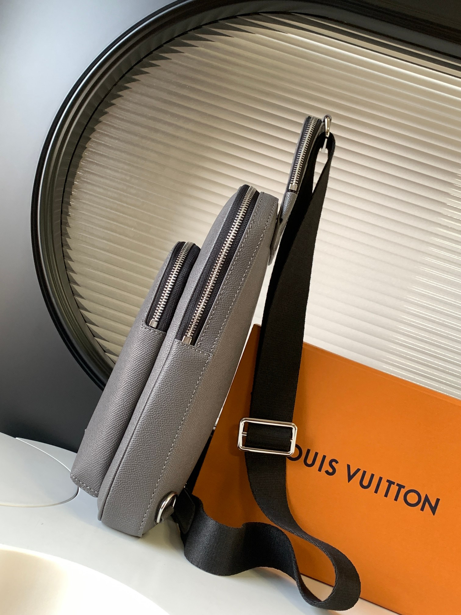 Louis Vuitton Avenue Sling Bag M30859 in Gray - Image 2