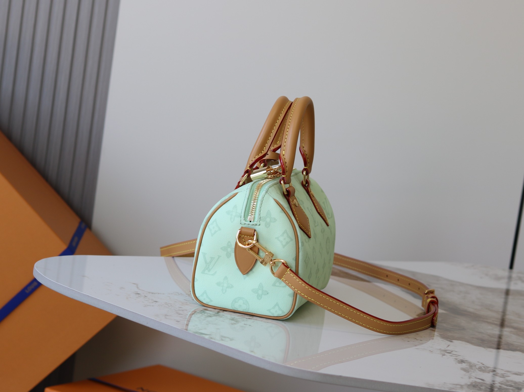 Louis Vuitton Speedy Bandoulière 20 Monogram Crossbody Bag - Image 2