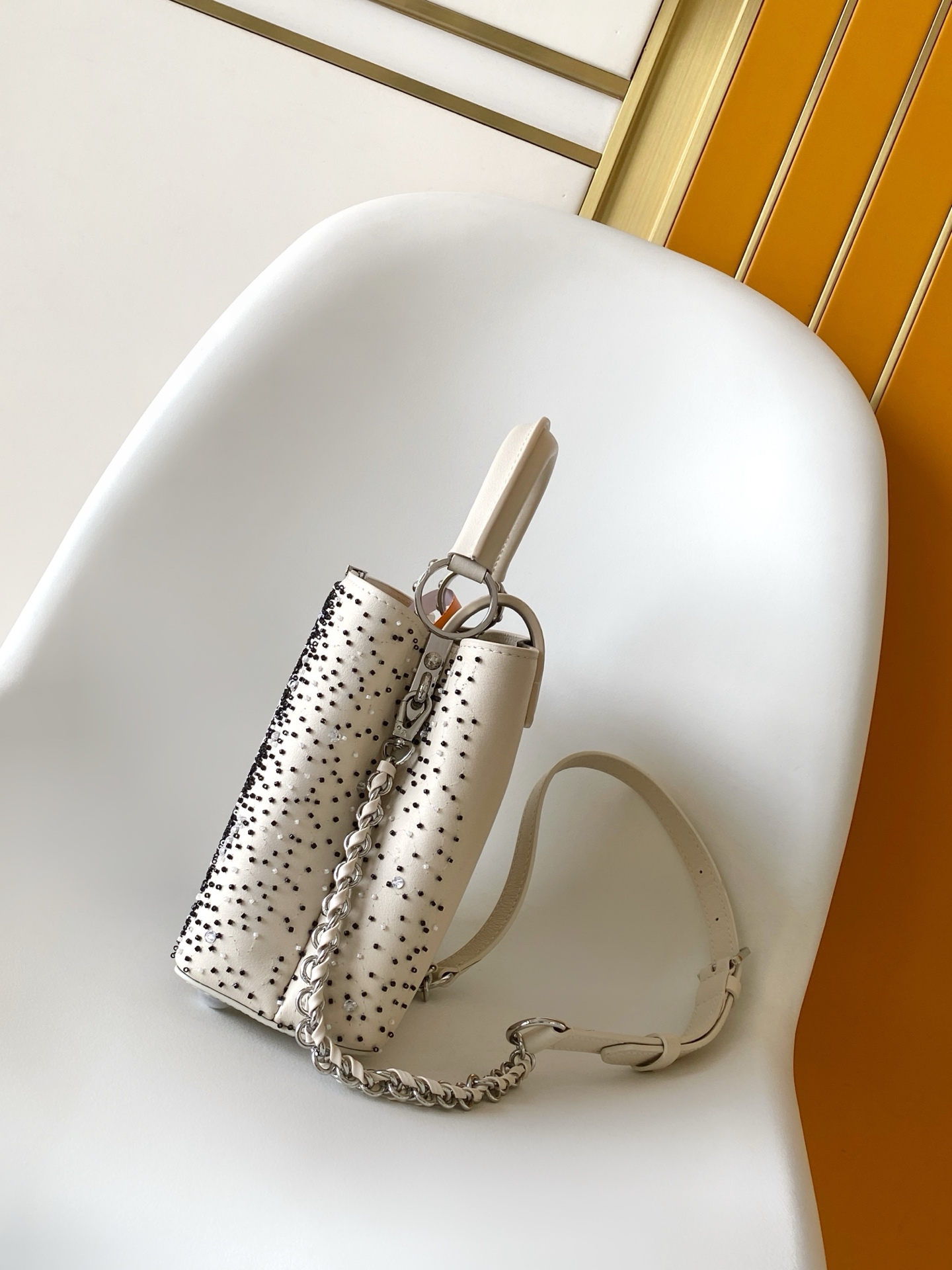 Louis Vuitton Capucines Mini Handbag in Beaded Embroidered Calfskin - Image 2
