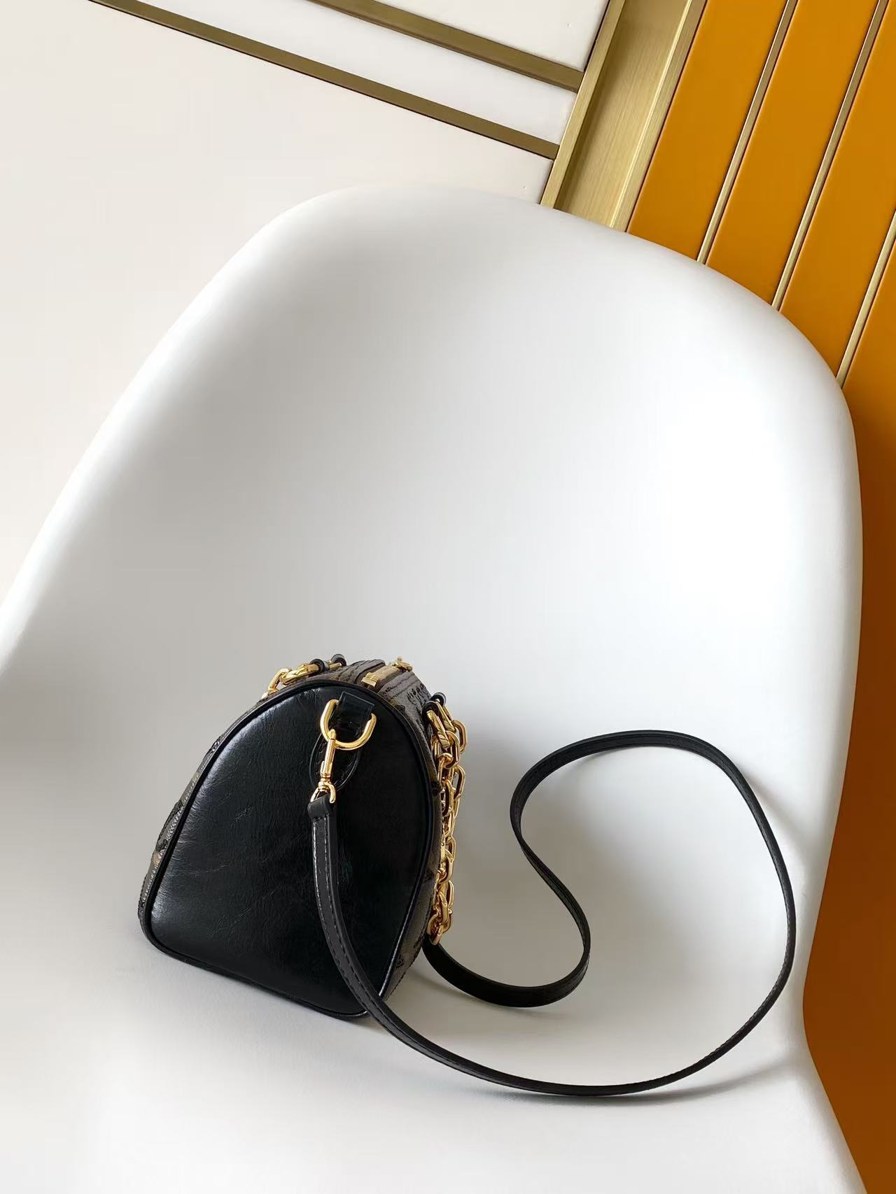 Louis Vuitton Speedy Bandoulière 20 Monogram Sequins Crossbody Bag - Image 2