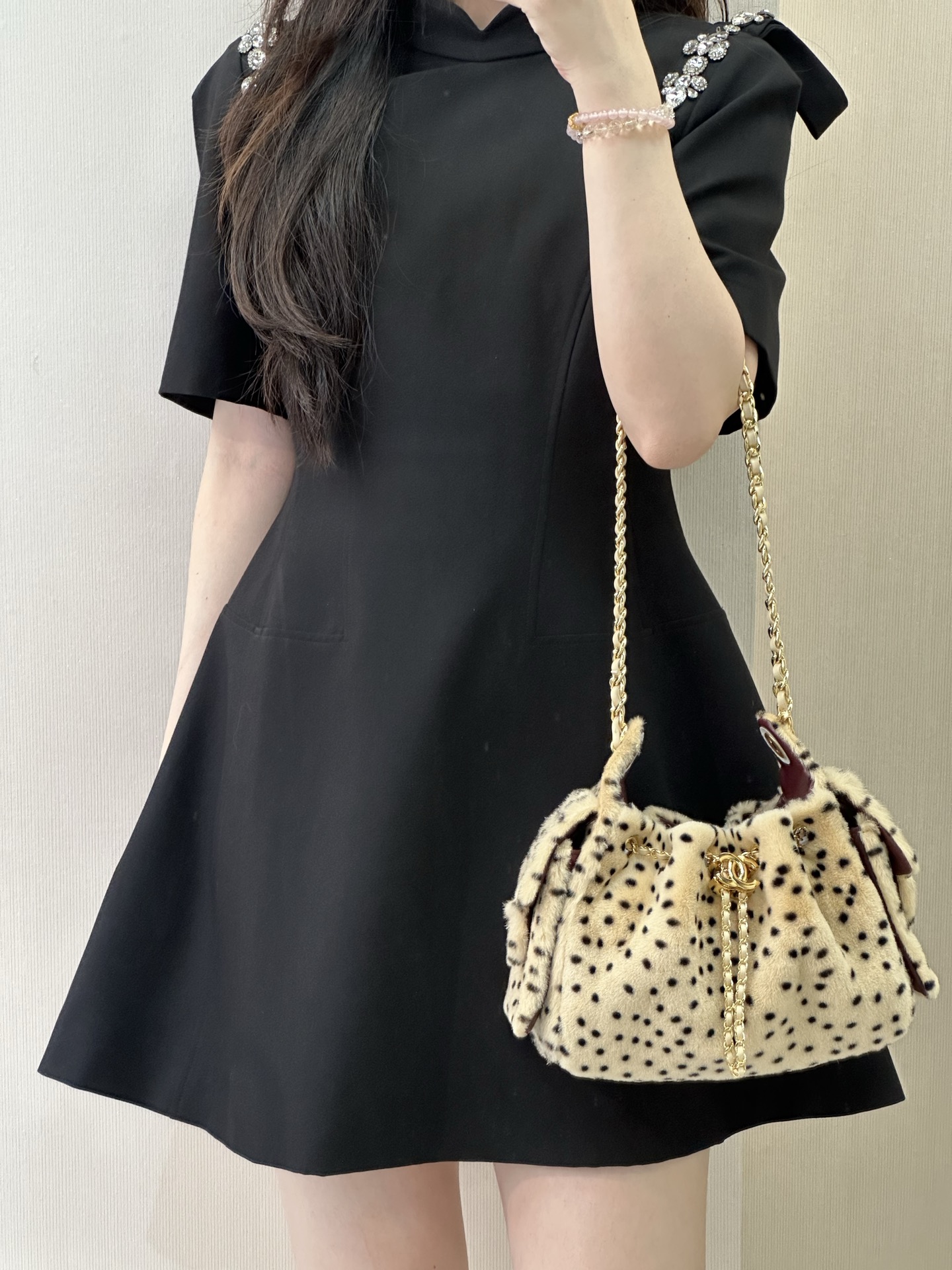 CHANEL 25 Velvet Leopard-Print Handbag - Image 2