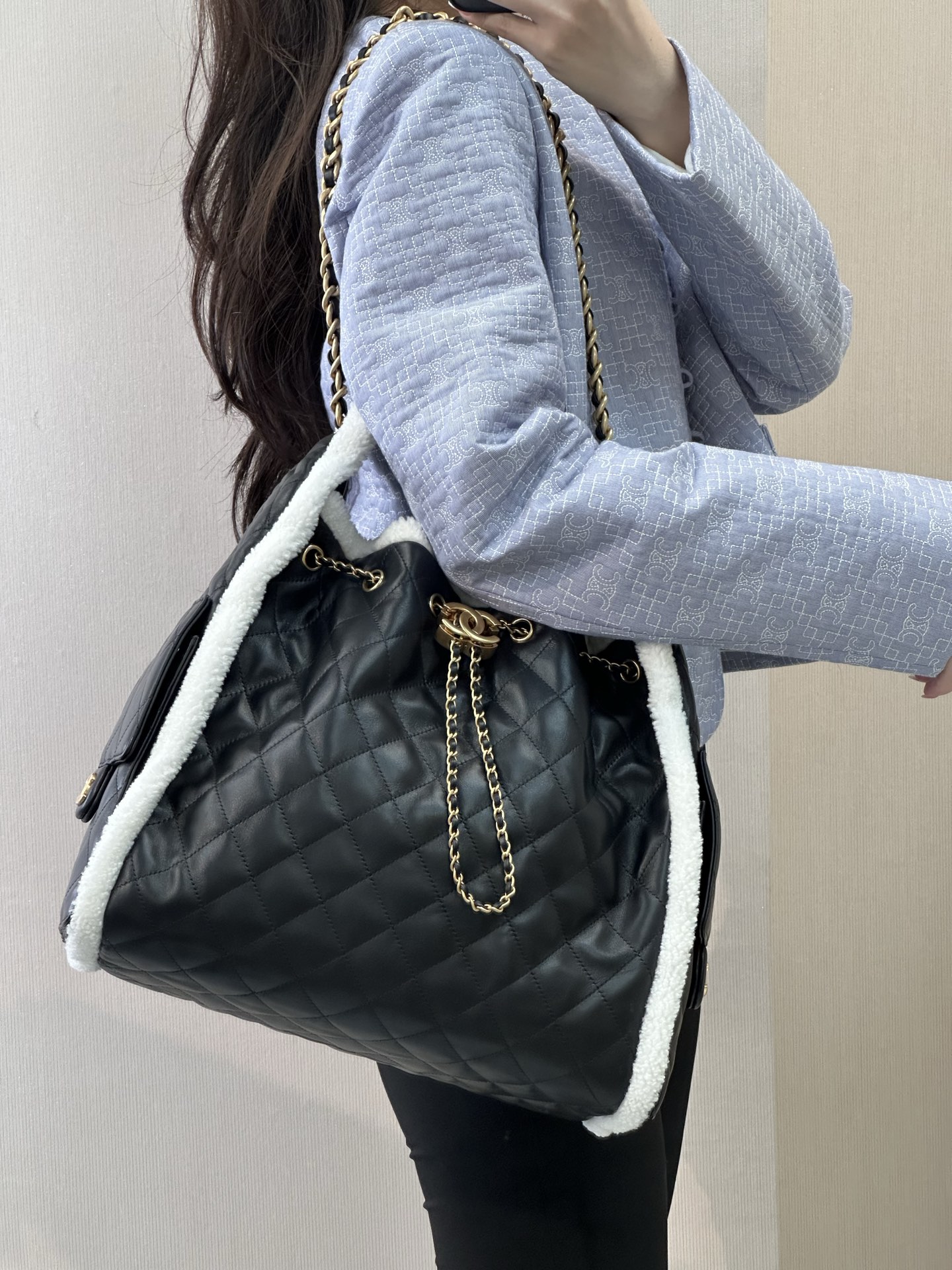 Chanel Shearling Hobo Handbag - Image 2