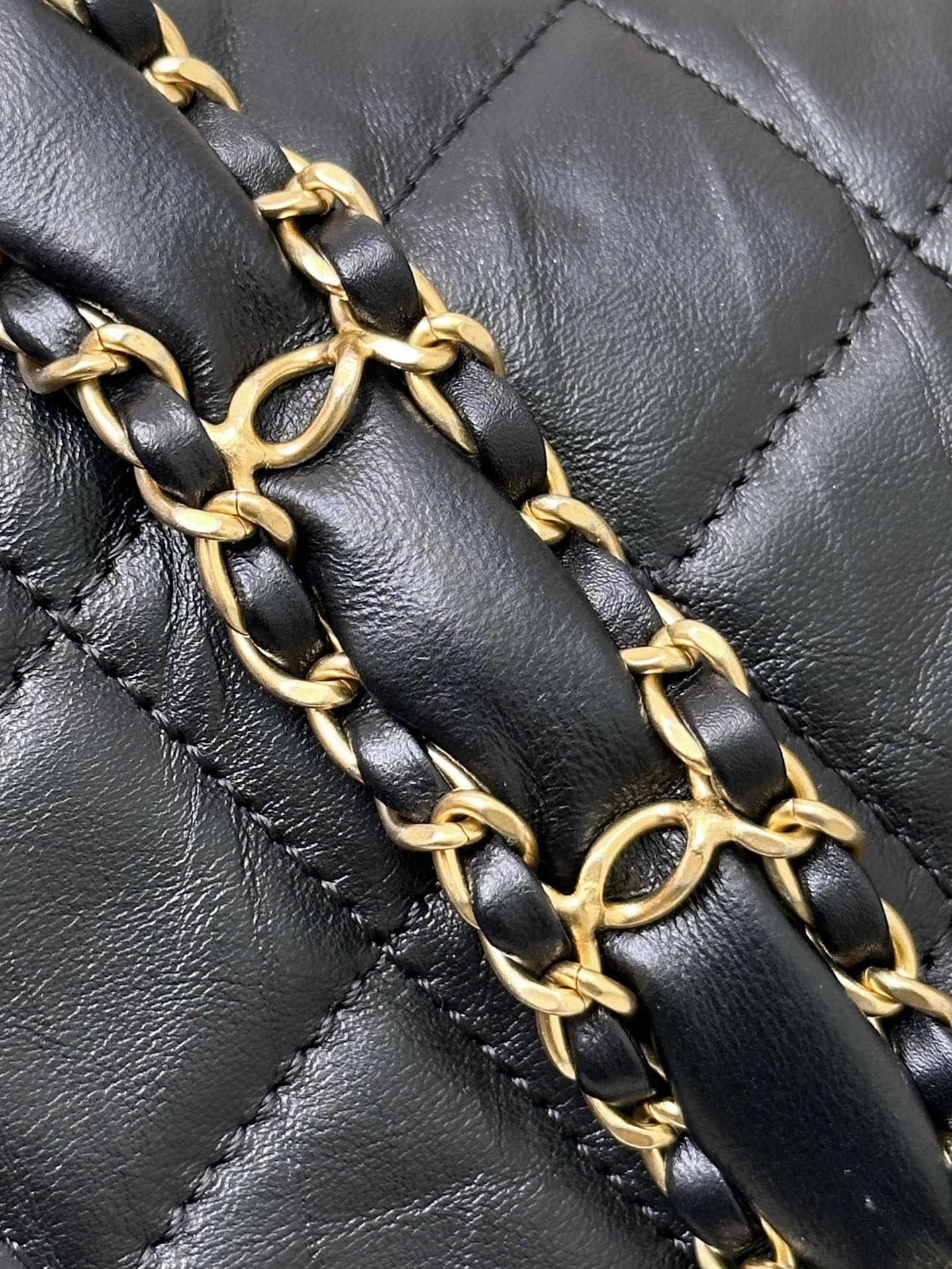 Chanel 23K Vintage-Style Leather Shoulder Bag - Image 2