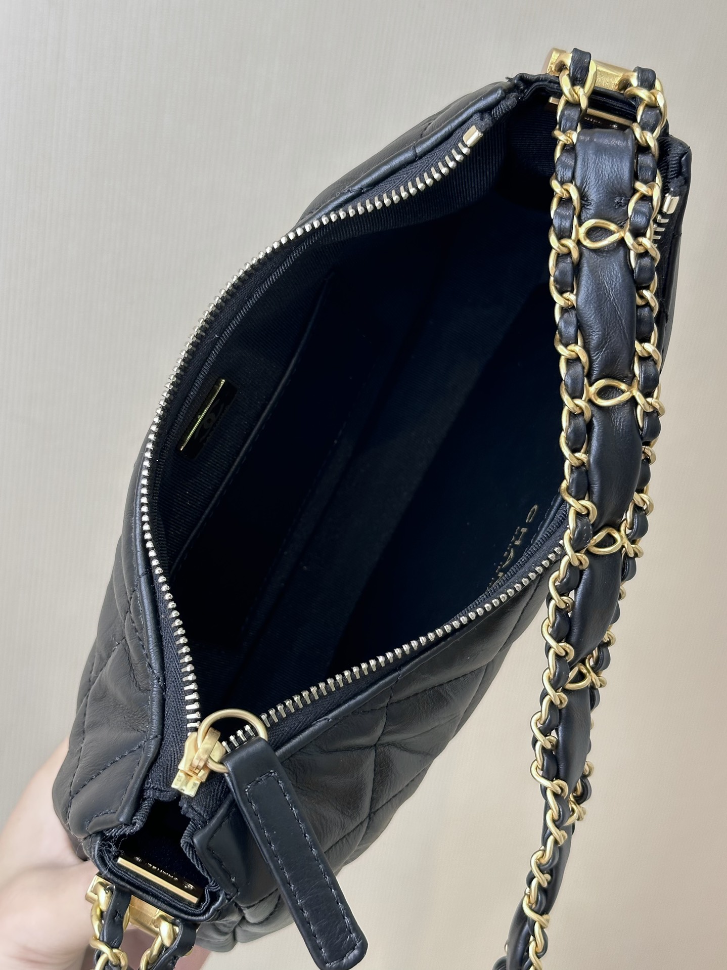 Chanel 23K Small Chain Shoulder Bag 4422 - Image 2