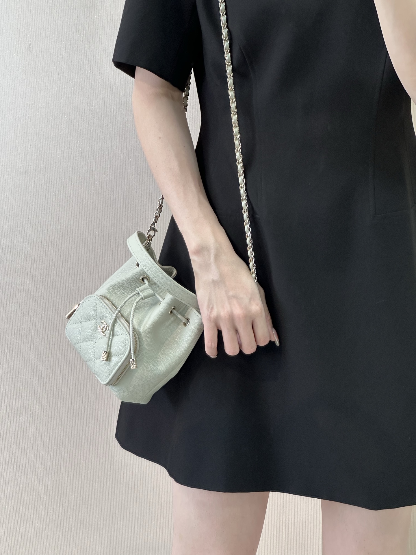 Chanel 25B Mini Chain Drawstring Bucket Bag - Image 2