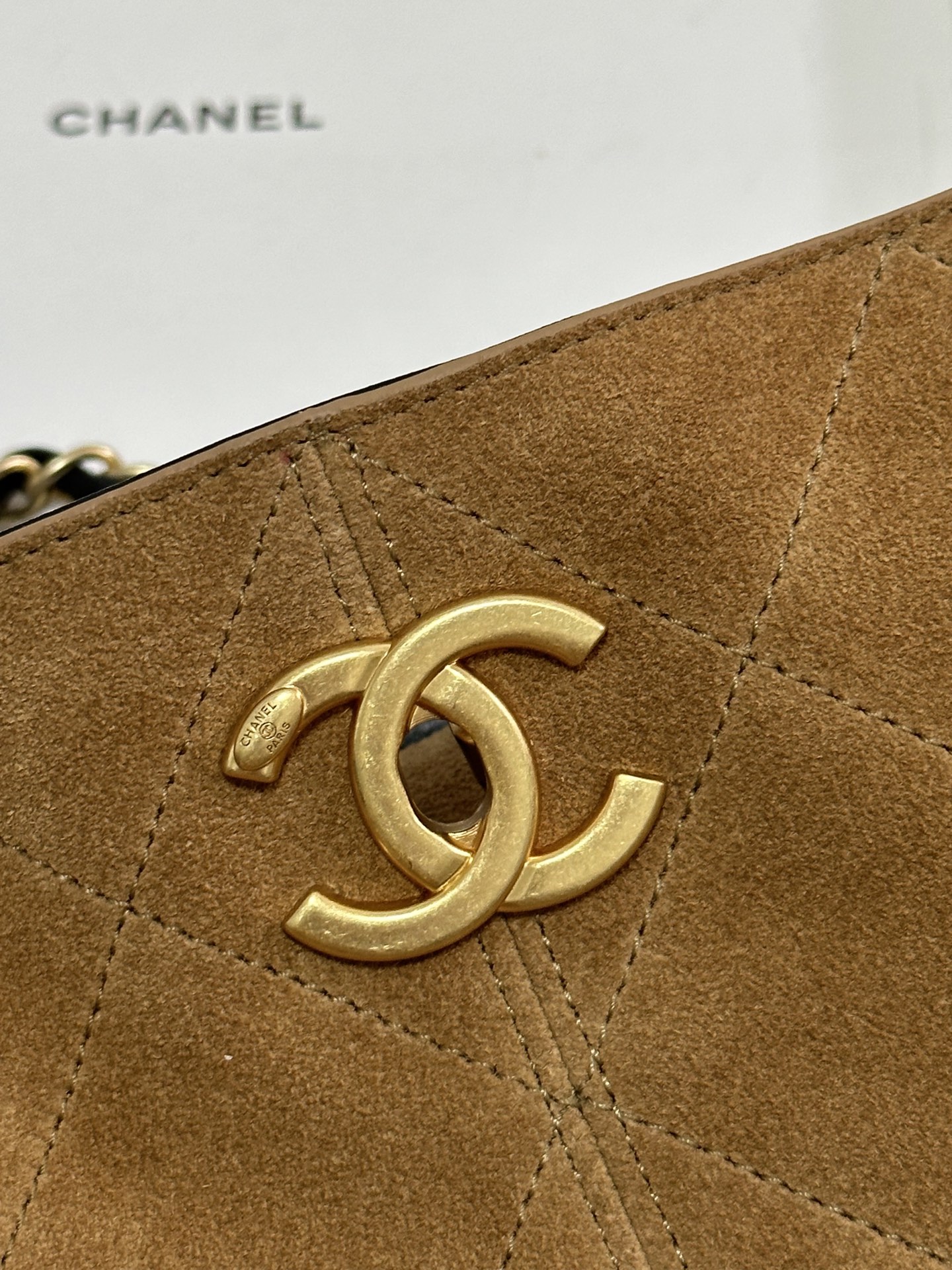Chanel 25A AS5657 Small Shopping Tote - Image 2
