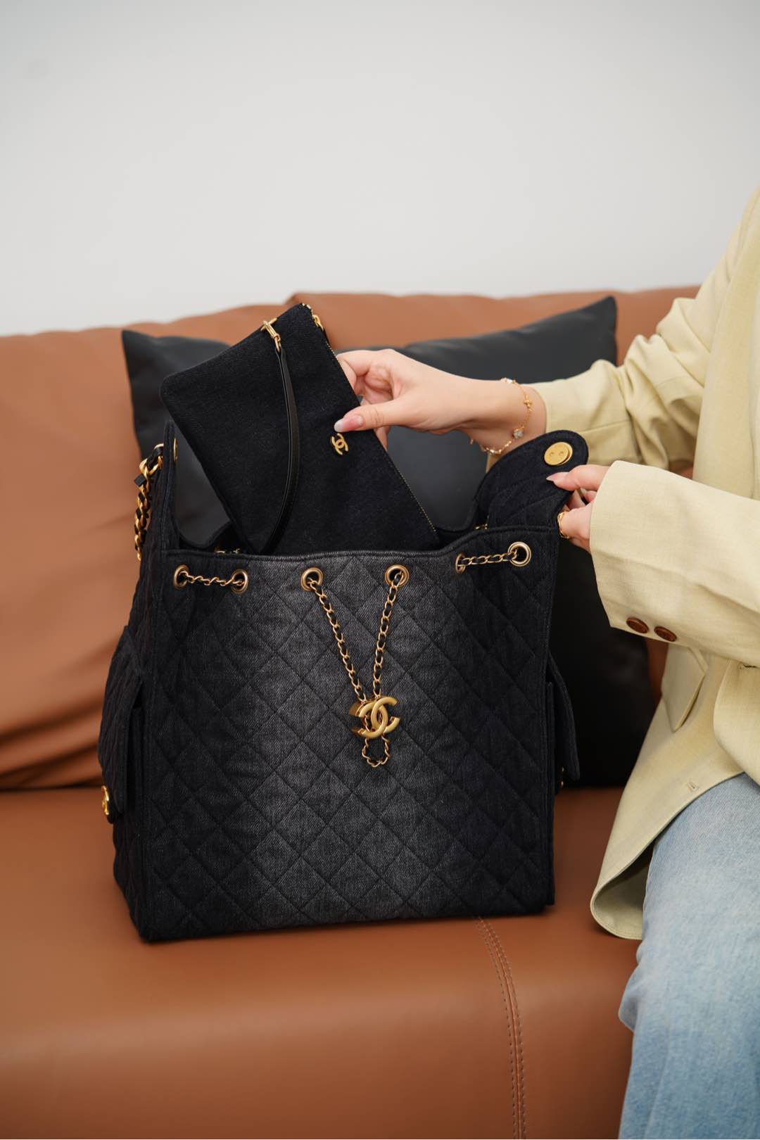 Chanel 25 Large Denim Drawstring Bucket Handbag - Image 2
