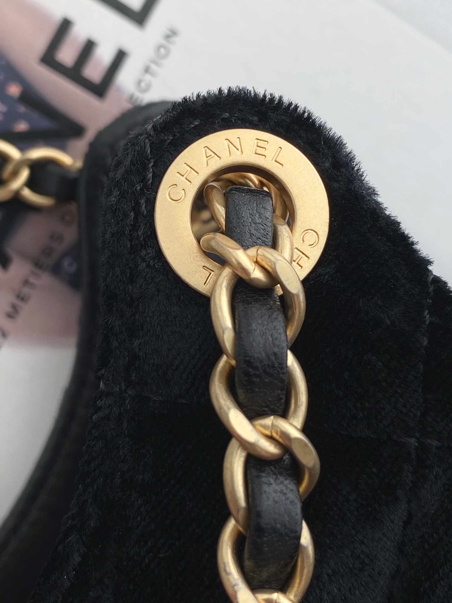 Chanel 23 Velvet Hobo Shoulder Bag - Image 2