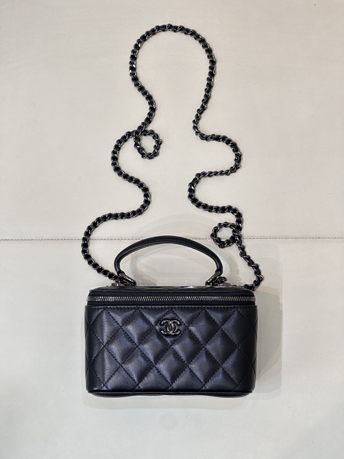 Chanel Trendy CC Box Bag Black Lambskin - Image 2
