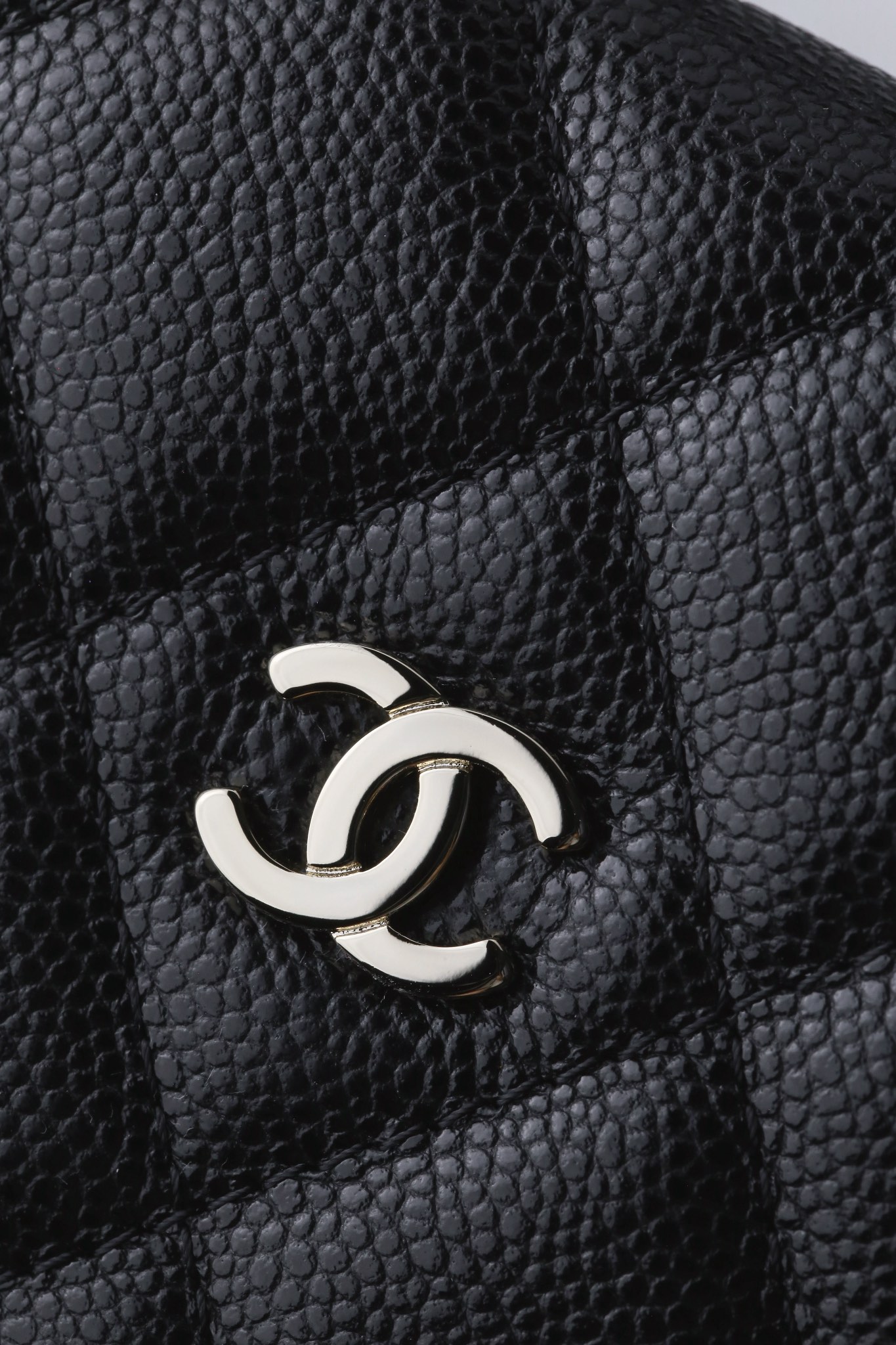 CHANEL 25C Spring Box Bag - Image 2