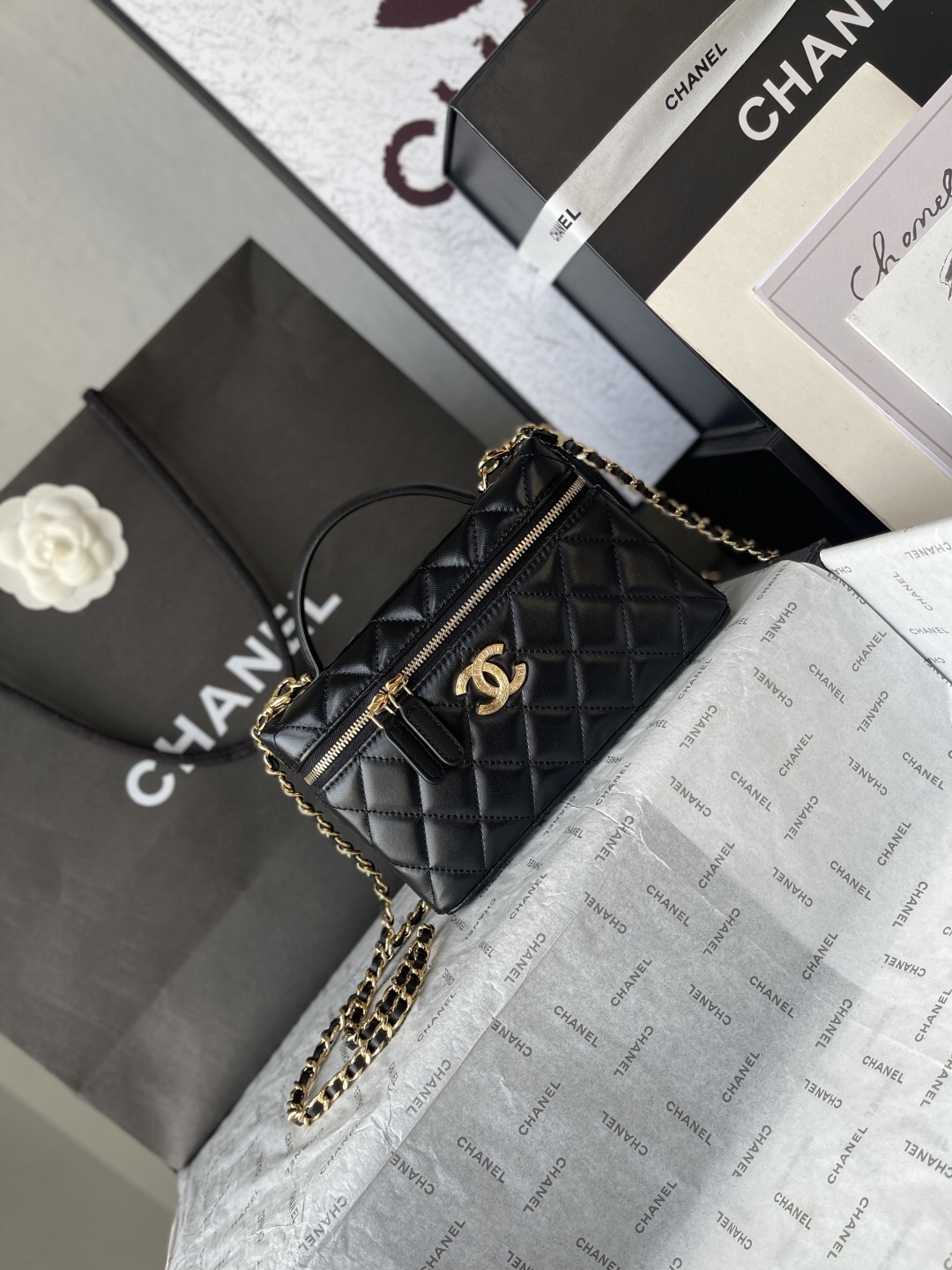Chanel 25C Lambskin Box Handbag A4804 - Image 2