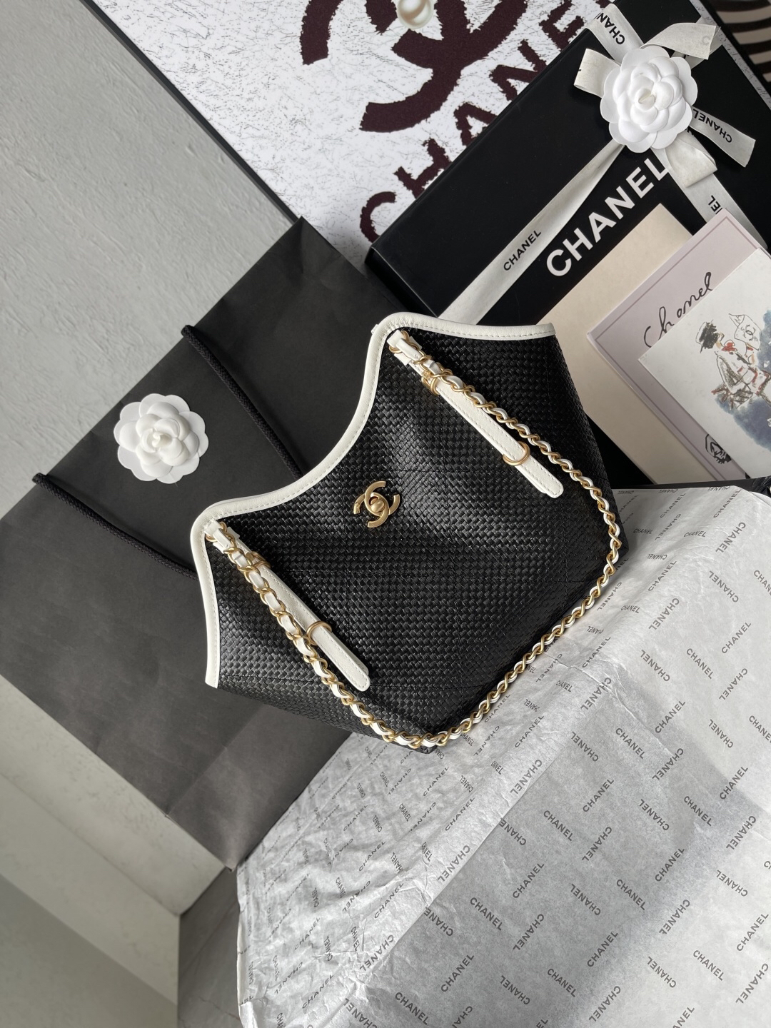 Chanel 25S Maxi Hobo Tote Bag - Image 2