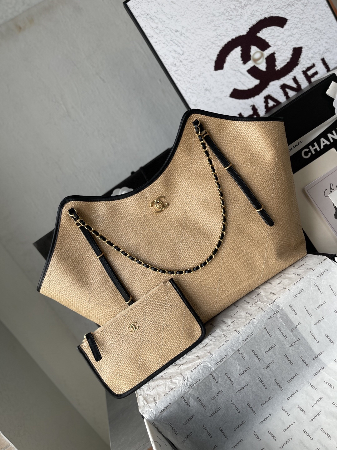 Chanel 25S Maxi Hobo Tote Bag - Image 2