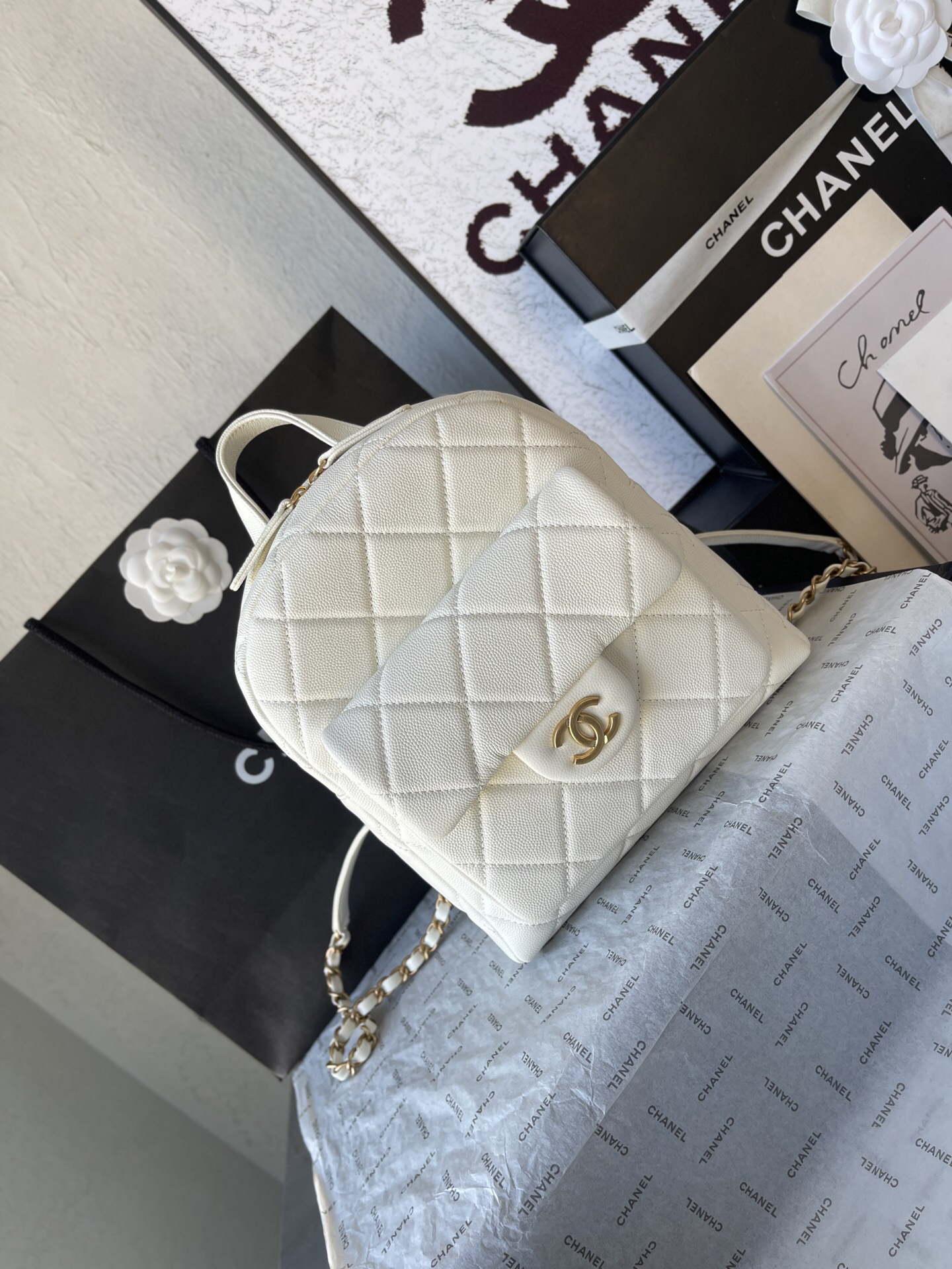 Chanel AS5793 Small Leather Shoulder Bag - Image 2