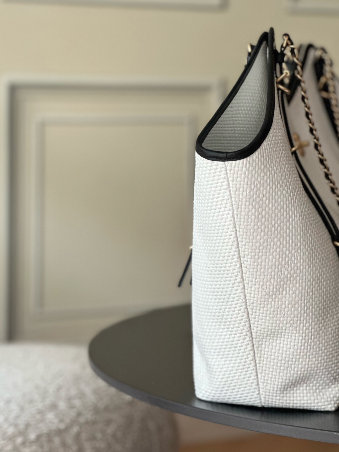 Chanel 25S Maxi Hobo Tote Bag - Image 2