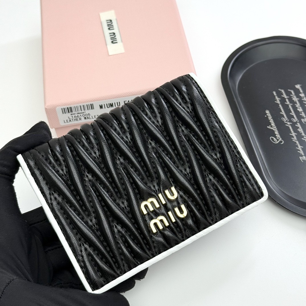 Miu Miu Leather Wallet - Image 2