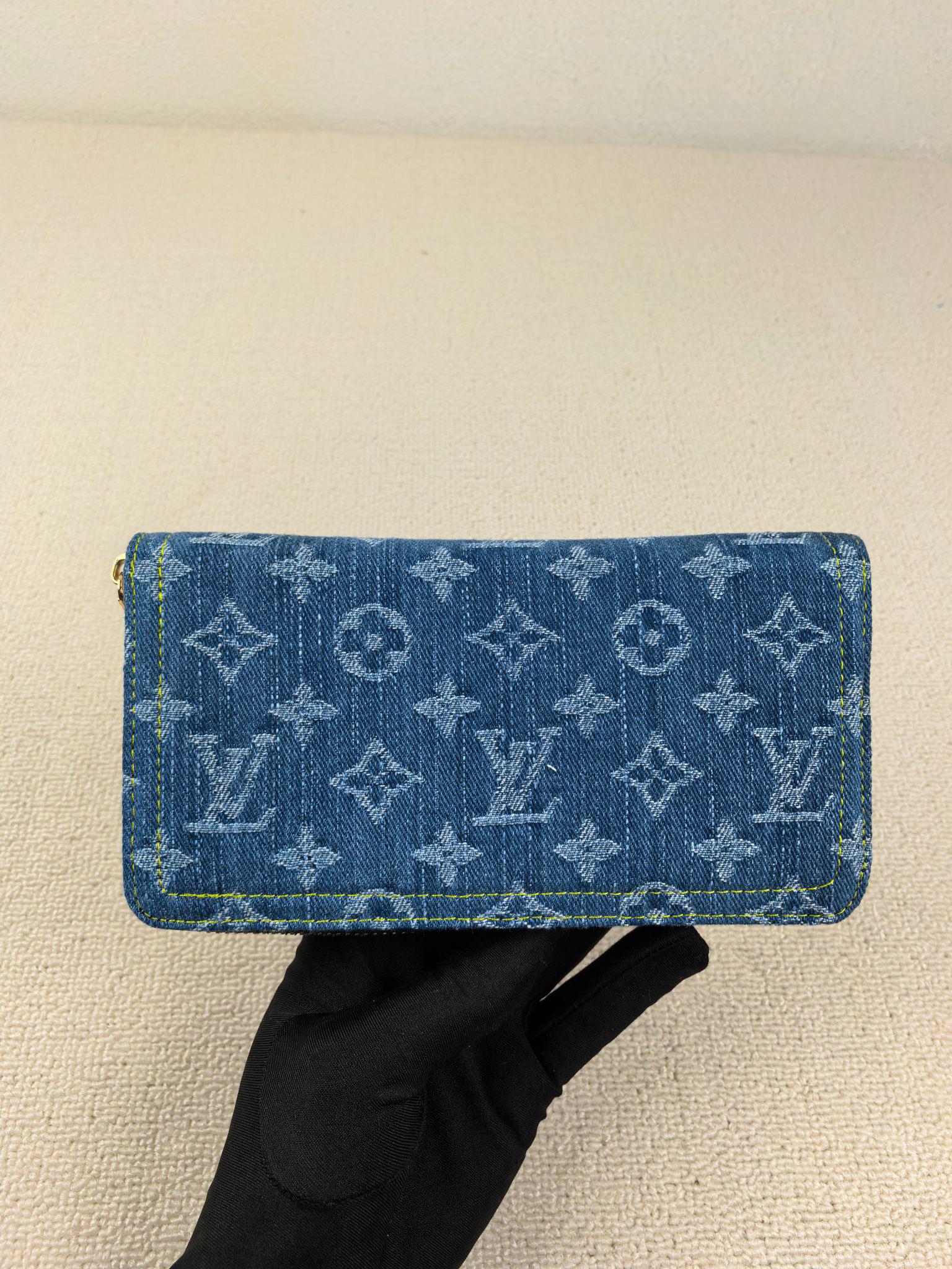 Louis Vuitton Zippy Wallet in Monogram Denim, M82958 - Image 2