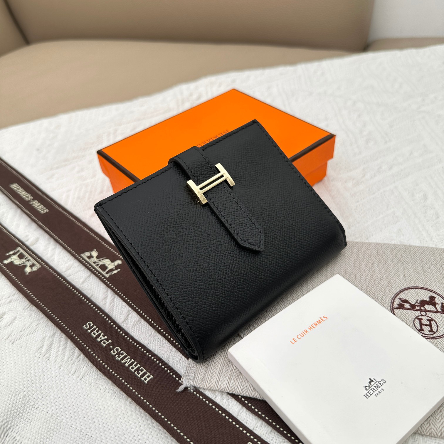 Hermes 5120 Palm-Grain Leather Wallet with Gold-Tone Clasp - Image 2