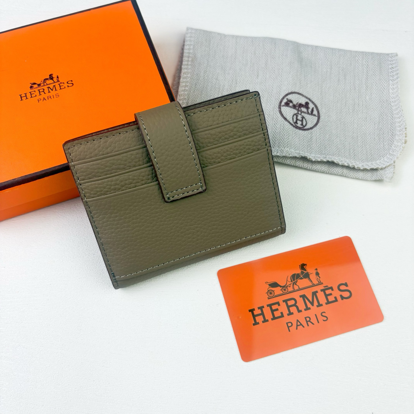 Hermès Bearn Togo Leather Wallet - Image 2