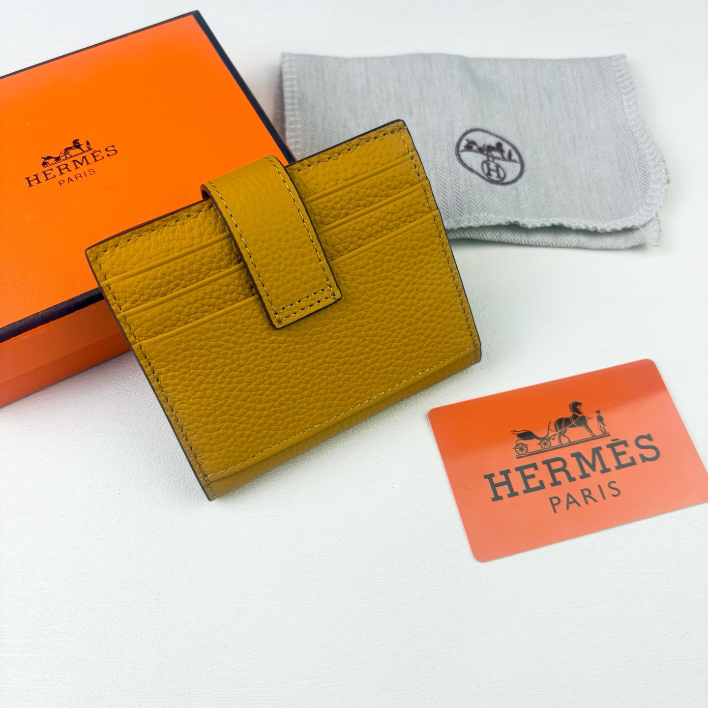 Hermès Bearn Short Wallet - Image 2