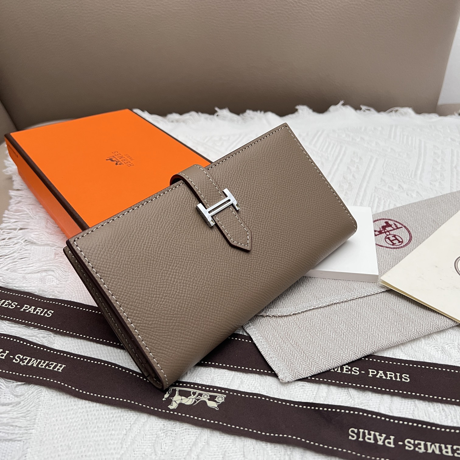 Hermès Togo Calfskin Vertical Zip Wallet - Image 2