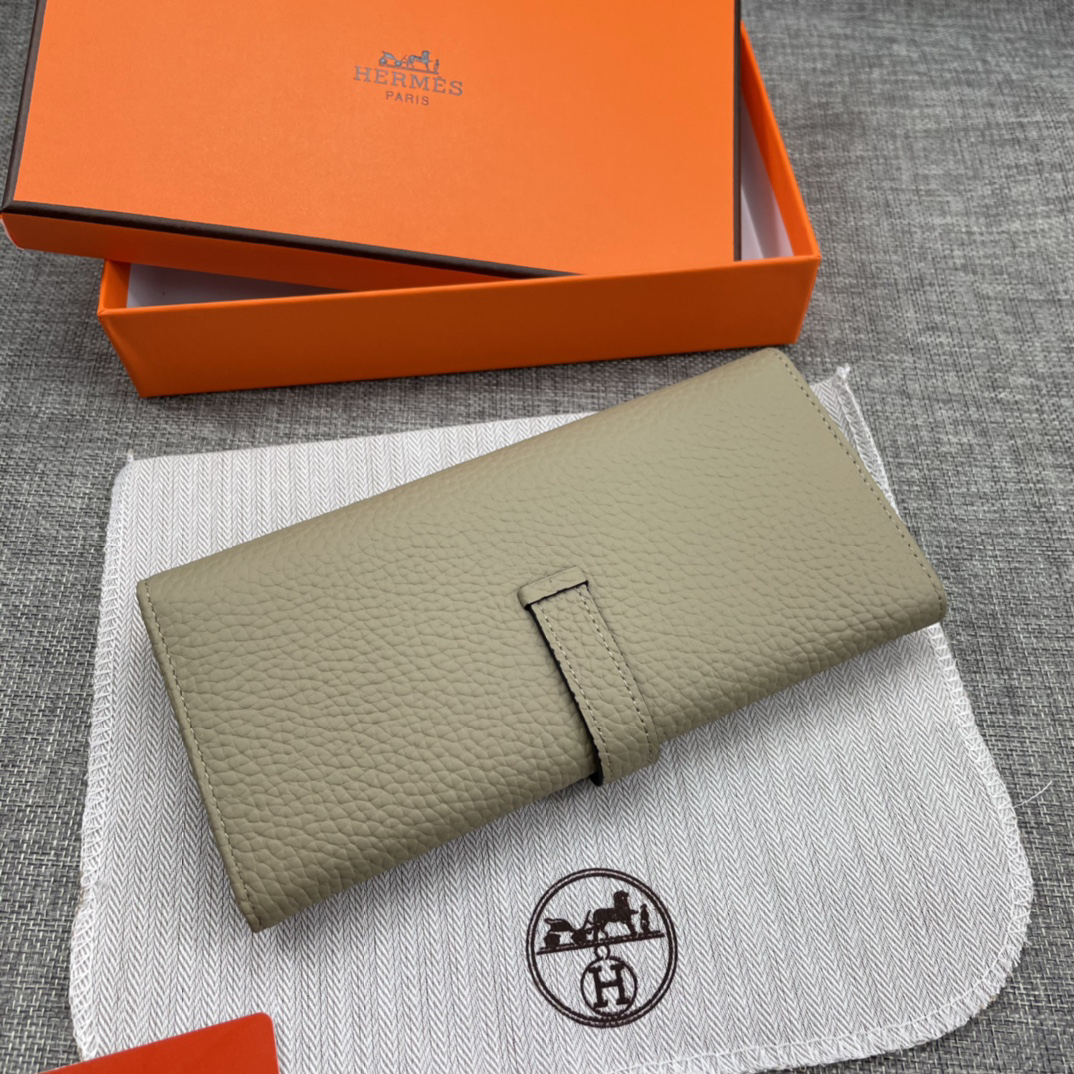 Hermes Women's Solid Leather Bifold Wallet - Image 2