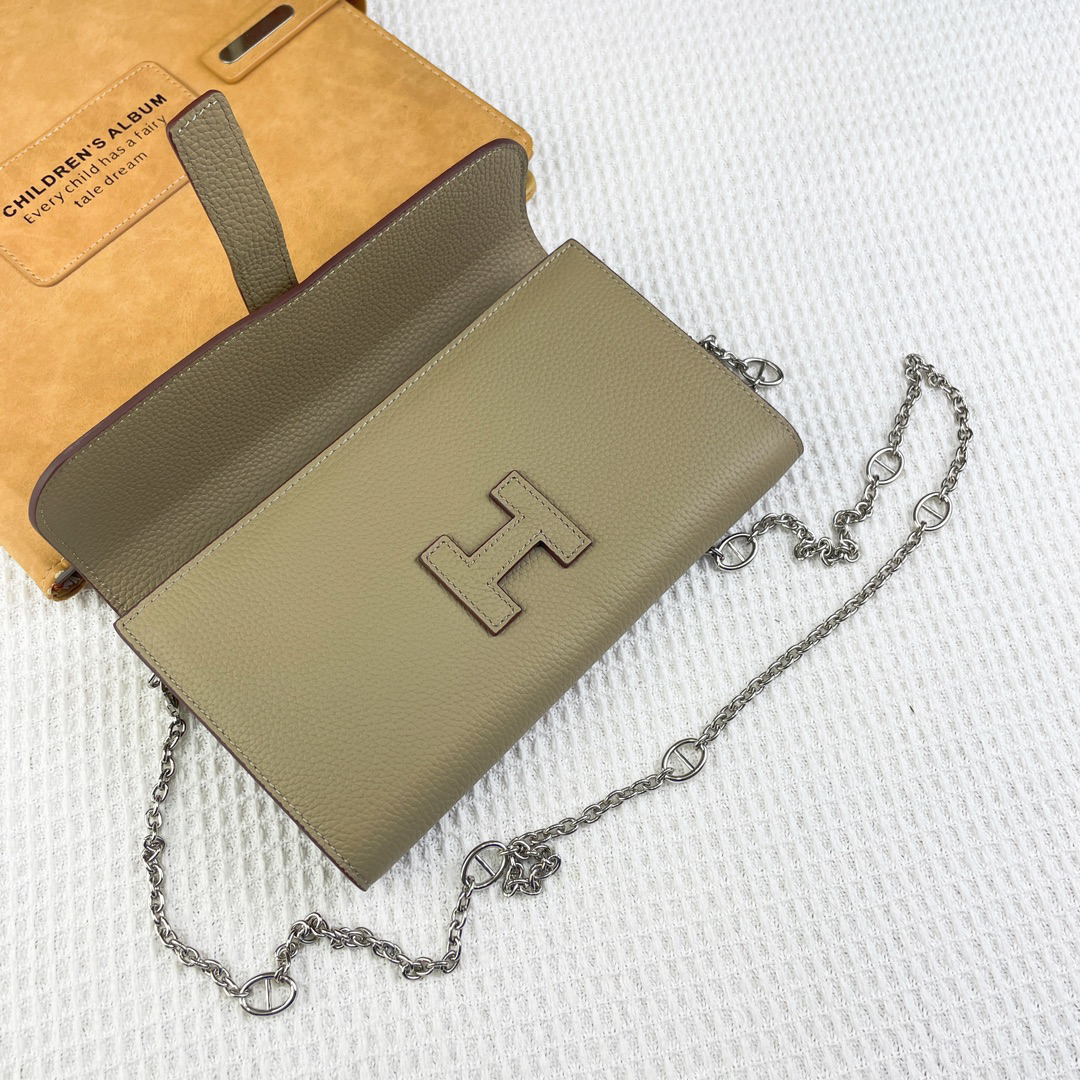 Hermès Lychee-Grain Leather Chain Shoulder Bag - Image 2