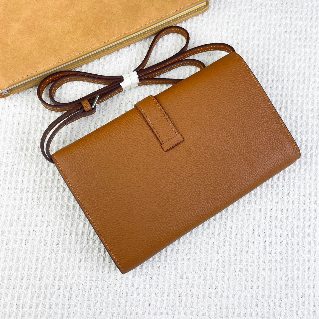 Hermes H538-2 Togo Leather Shoulder Crossbody Bag - Image 2