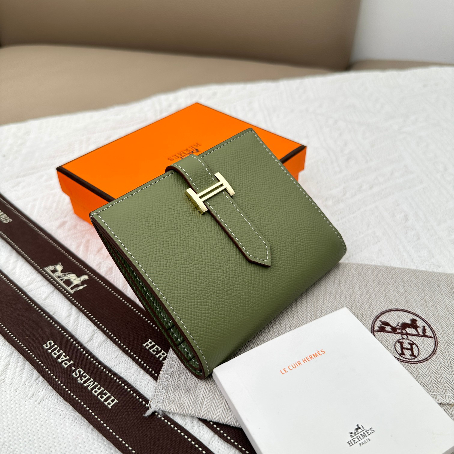 Hermès Palm-Grain Leather Vertical Wallet - Image 2