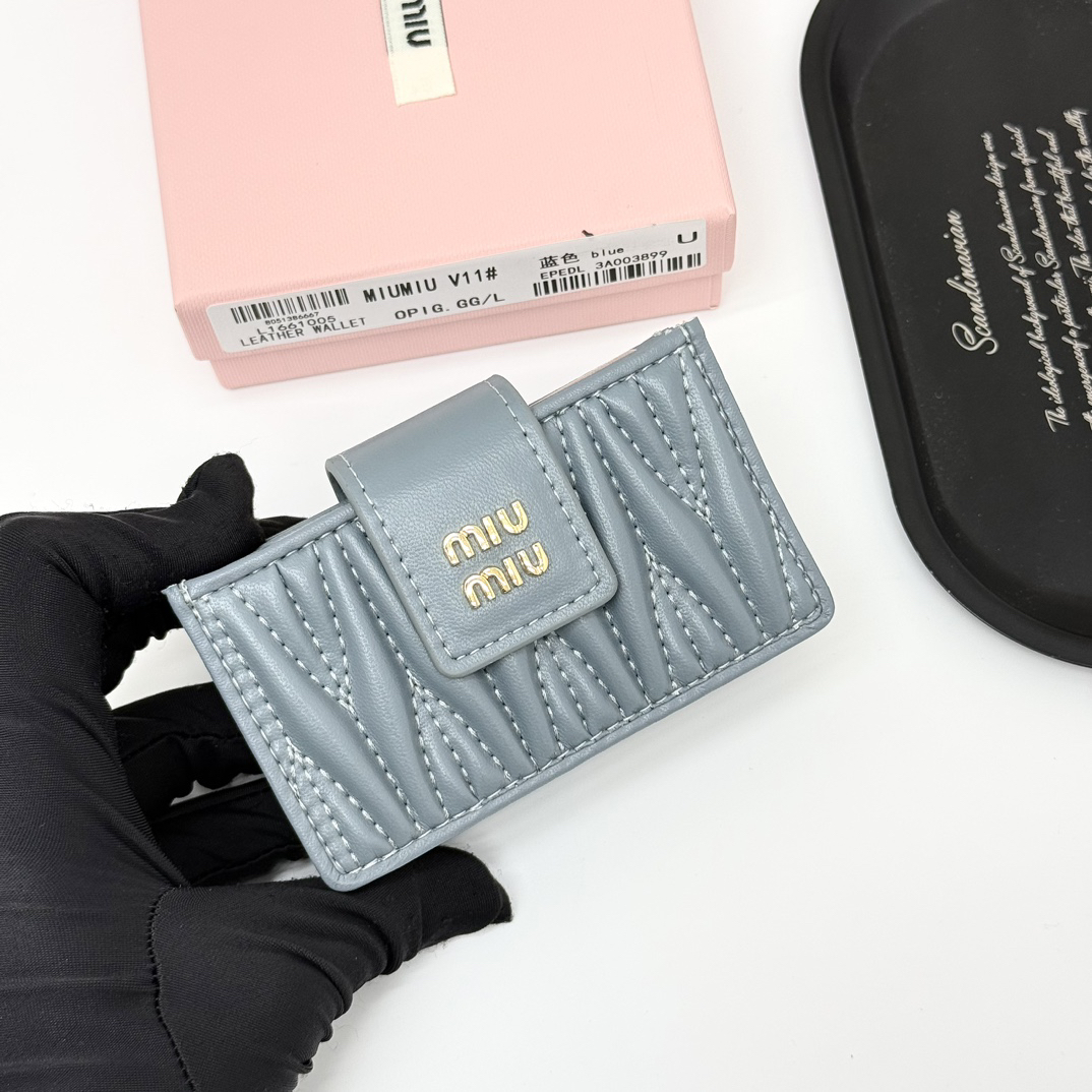Miu Miu Pleated Leather Card Holder V11 - Image 2