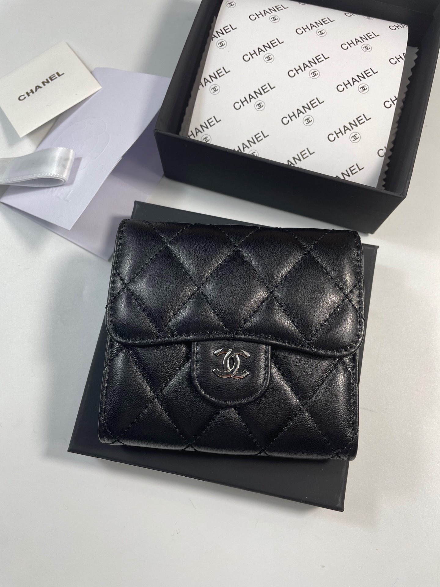Chanel Leather Wallet and Card Holder - Image 2