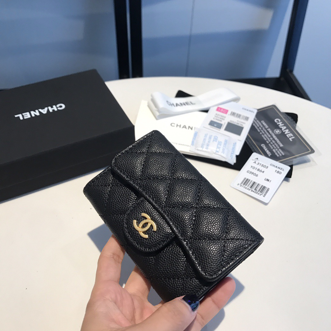 Chanel Diamond-Quilted Calfskin Card Holder - Image 2