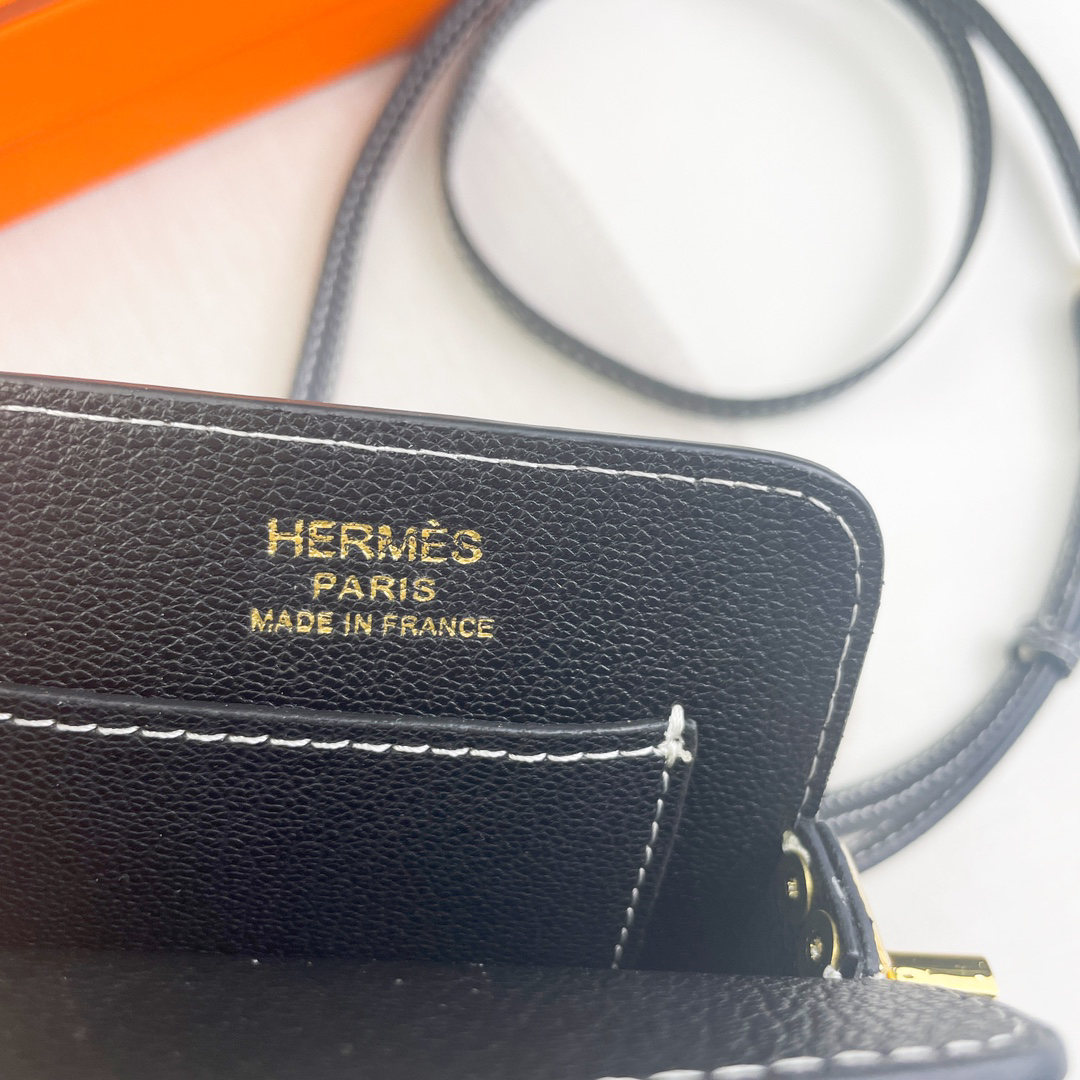Hermès Hac a Box Tadelakt Calfskin Phone Case with Adjustable Shoulder Strap - Image 2