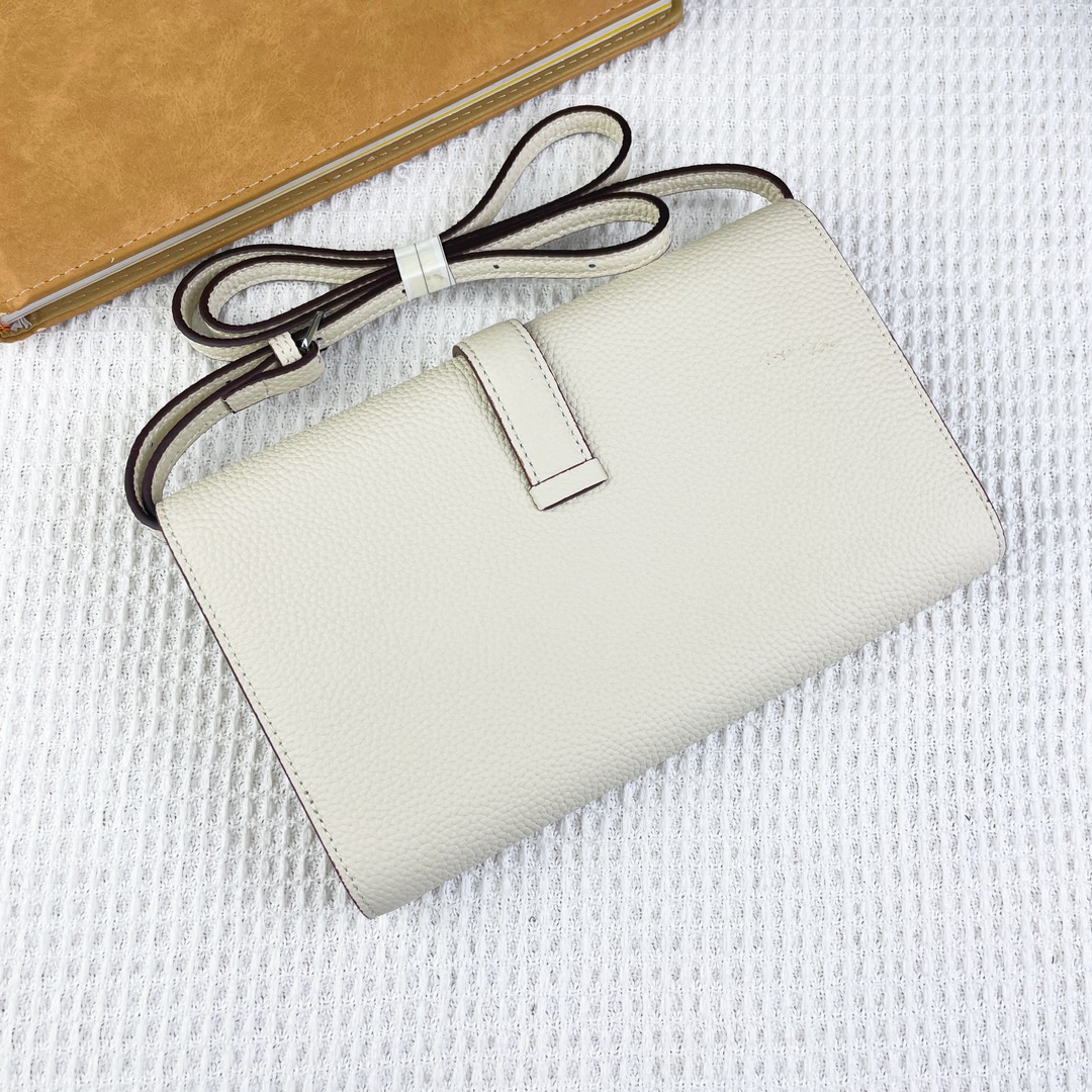 Hermès H538-2 Litchi-Grain Leather Shoulder Crossbody Bag - Image 2