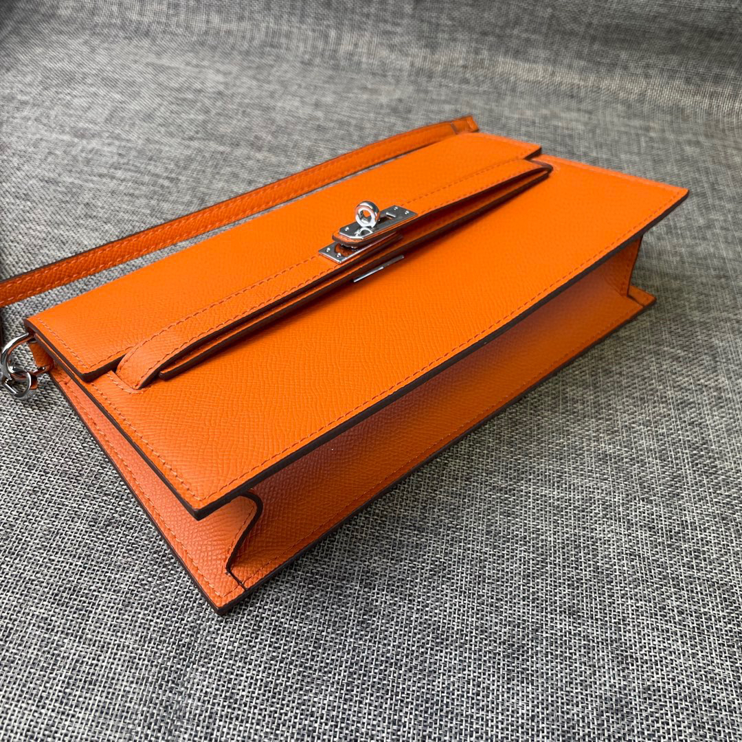 Hermes Kelly Leather Shoulder and Crossbody Bag - Image 2
