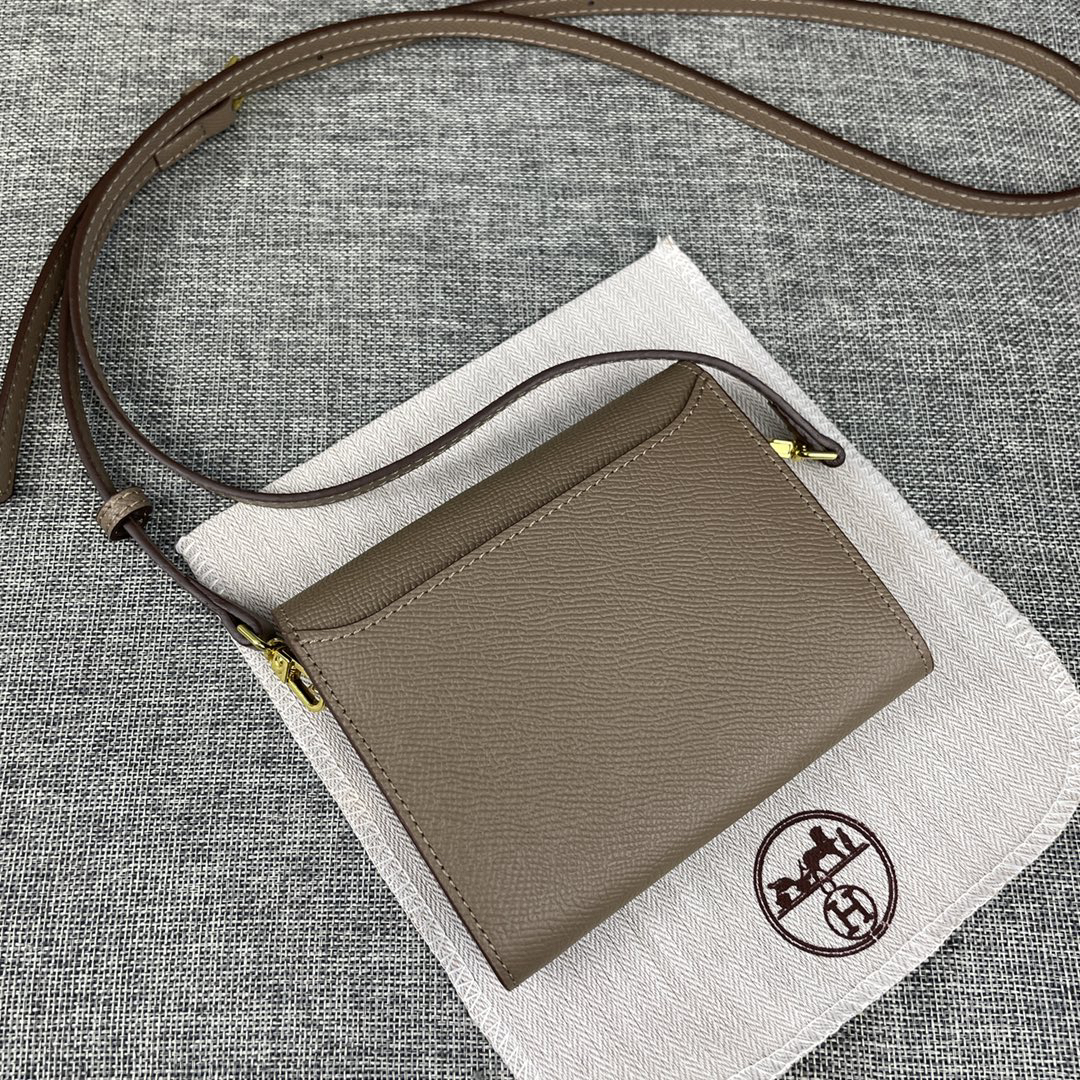 Hermès Constance Shoulder Bag - Image 2