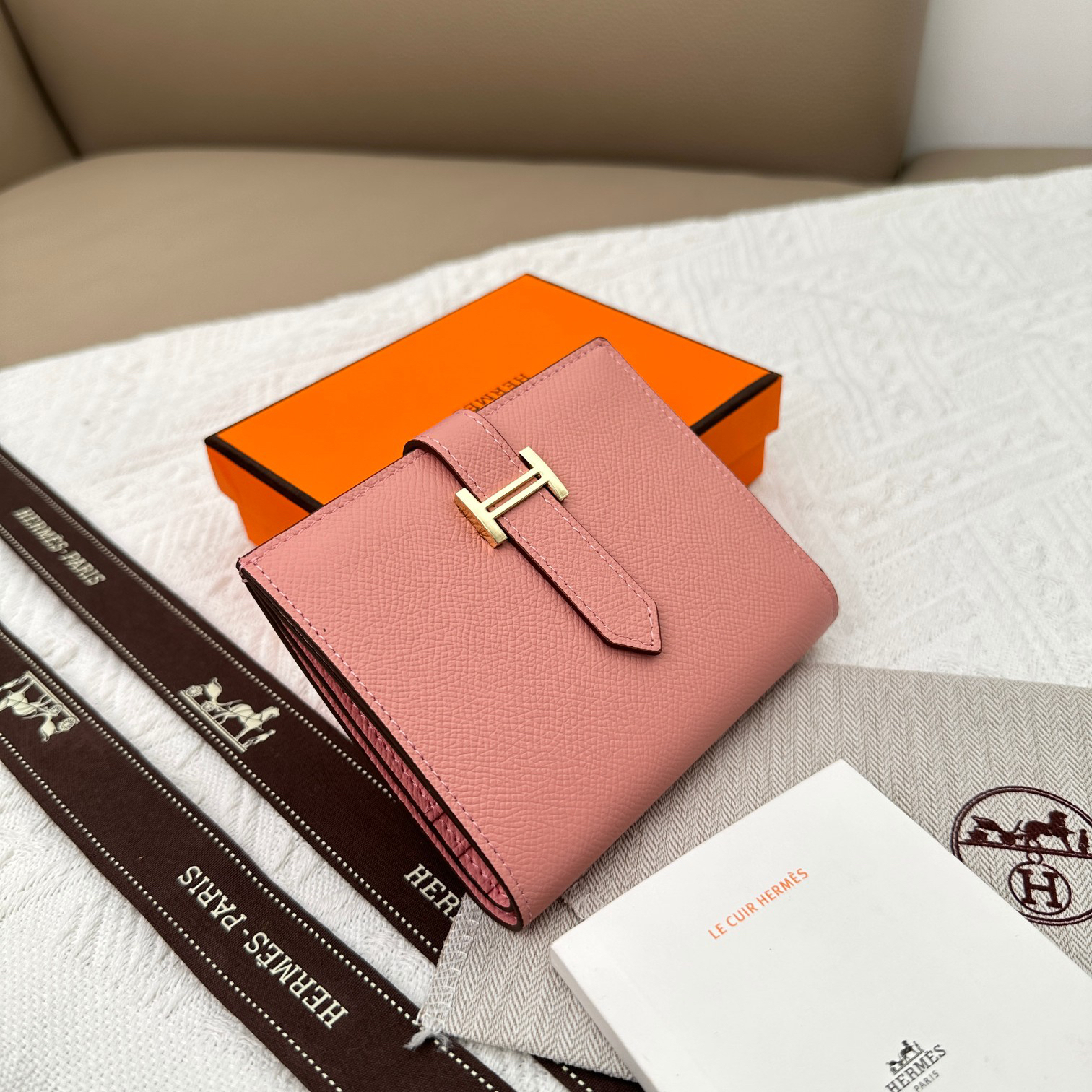 Hermes Palm-Pattern Leather Wallet with Gold-Tone Hardware - Image 2