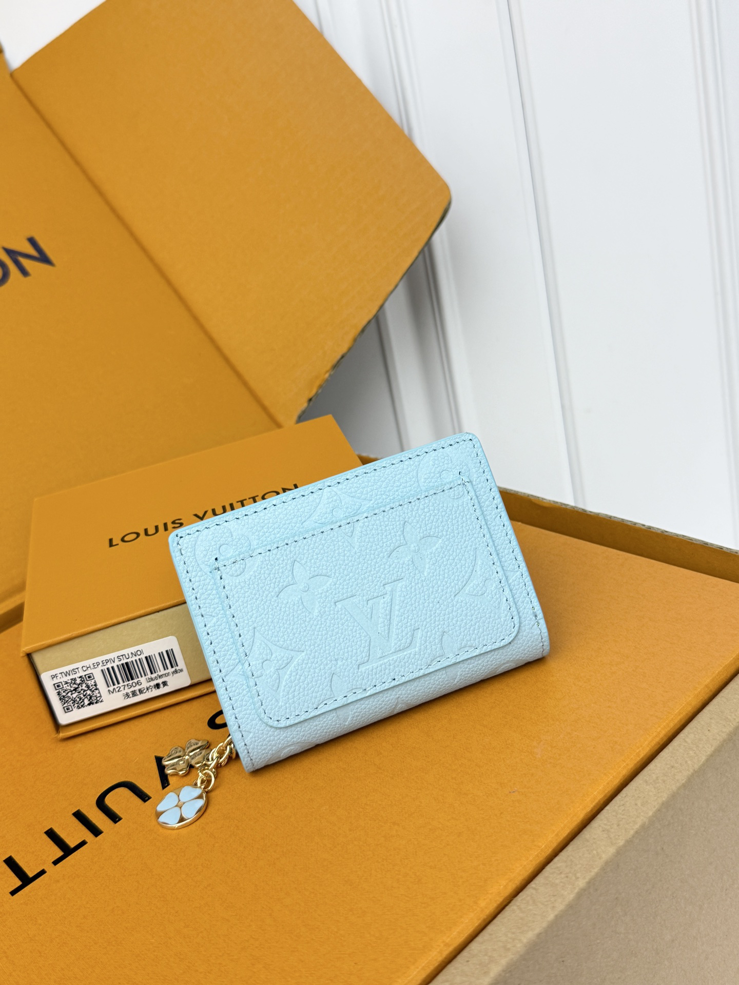 Louis Vuitton M27506 Light Blue Calfskin Wallet - Image 2