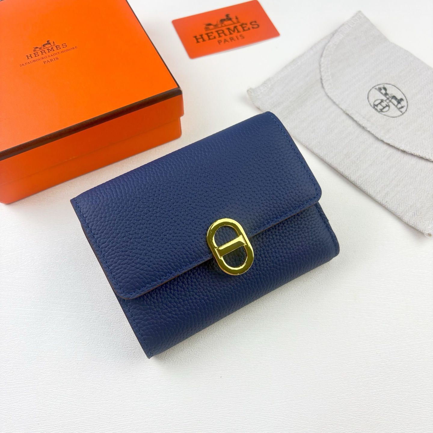 Hermès Togo Calfskin Wallet with Gold Clasp - Image 2
