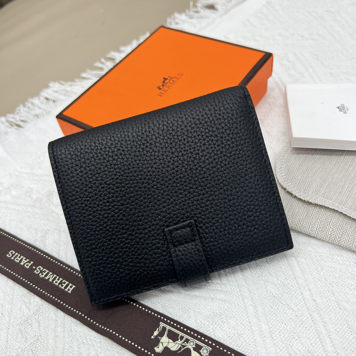 Hermès Constance Lychee-Grain Leather Shoulder Bag - Image 2