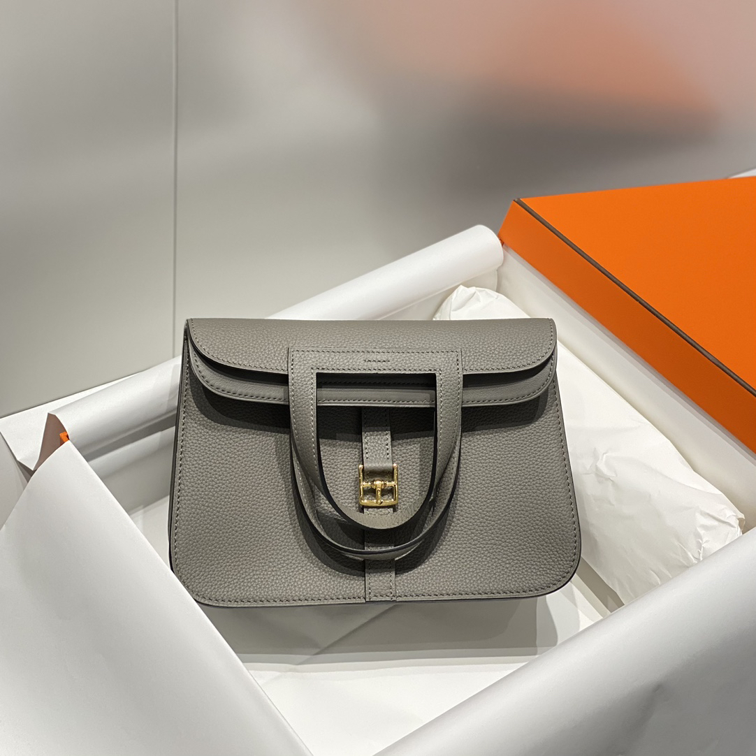 Hermès Halzan Handbag - Image 2