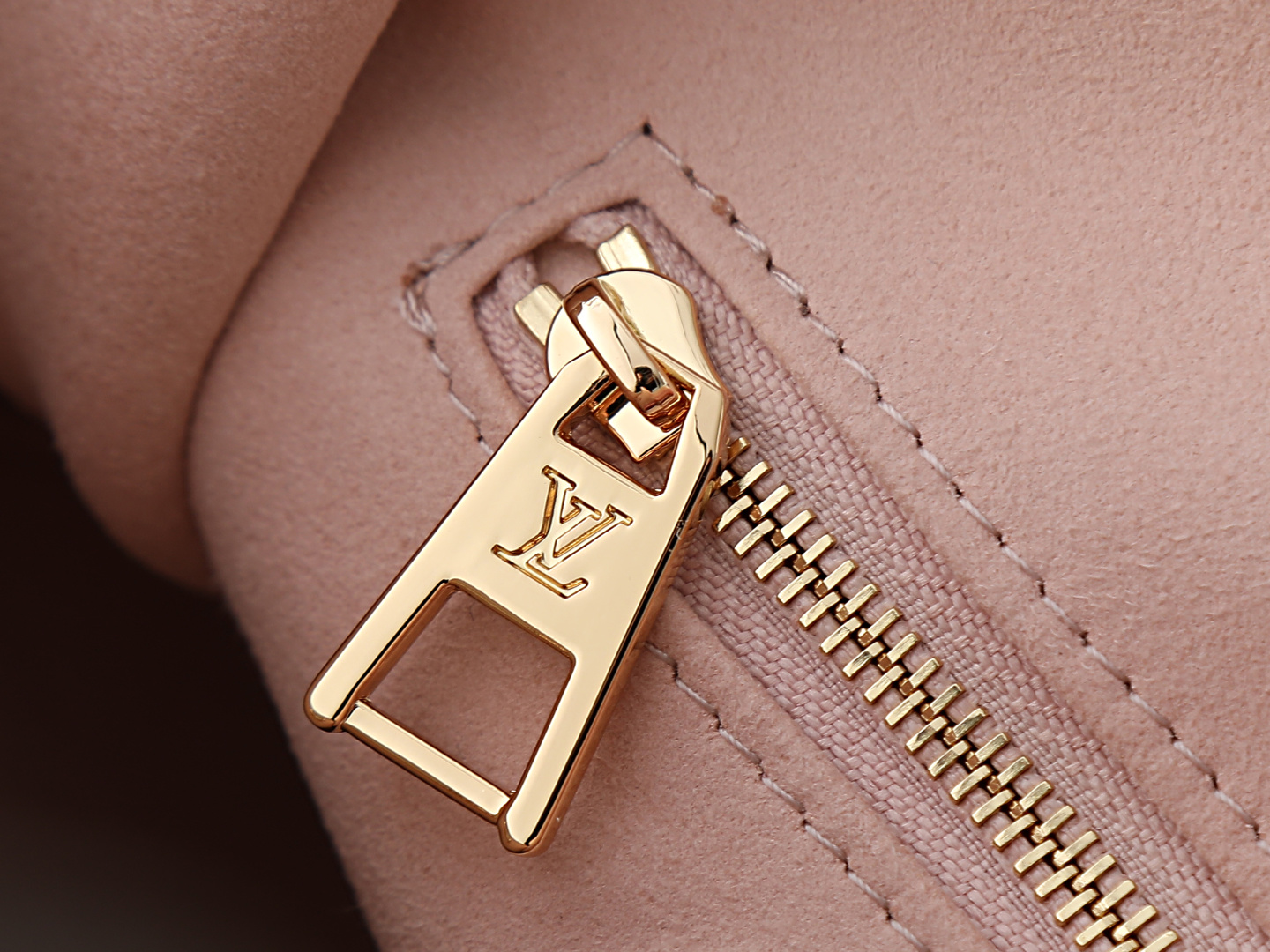 Louis Vuitton OnTheGo PM Tote Bag in Monogram Empreinte Leather - Image 11
