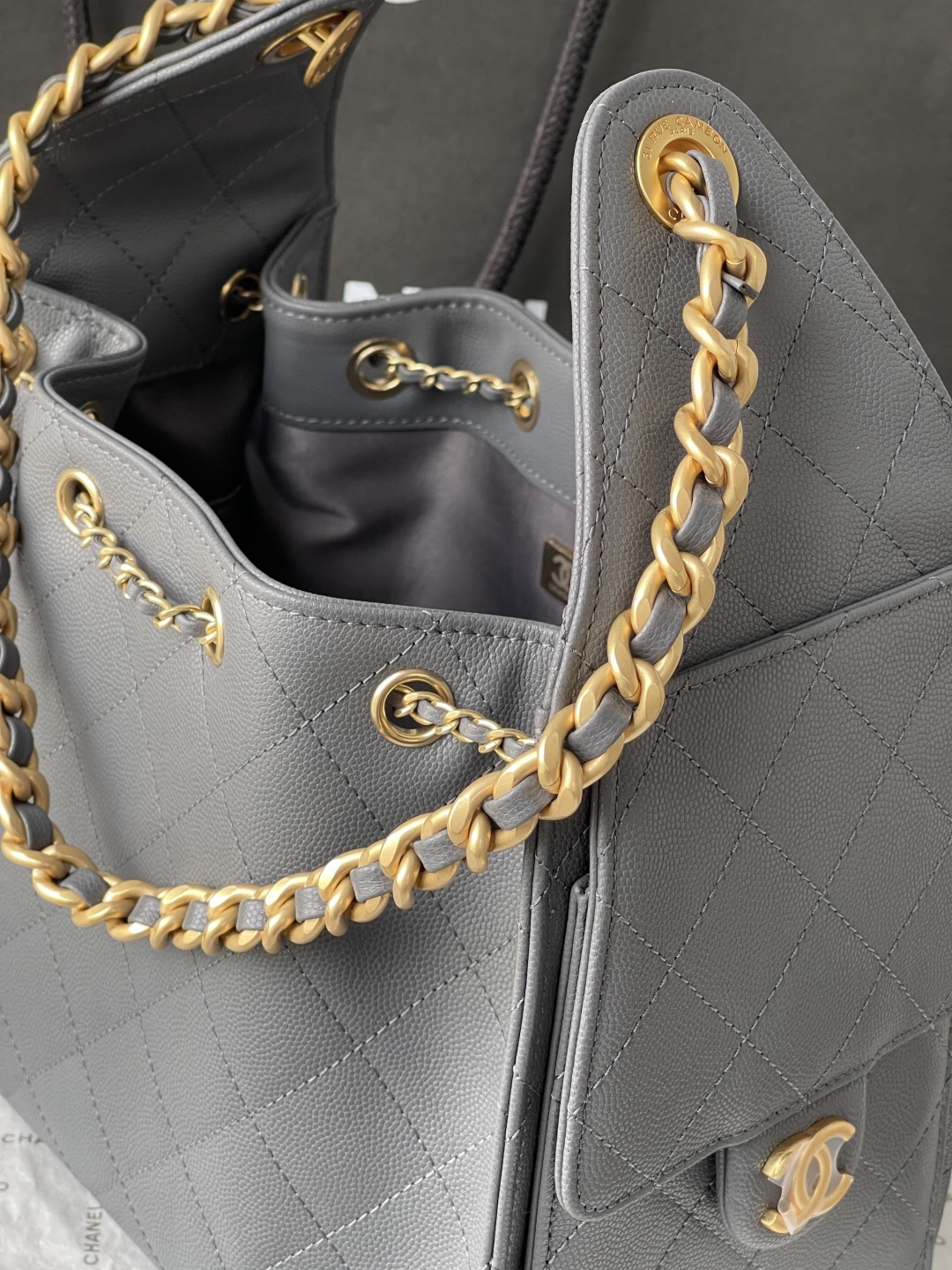 Chanel Quilted Leather Hobo Bag with Chain Detail - Image 11