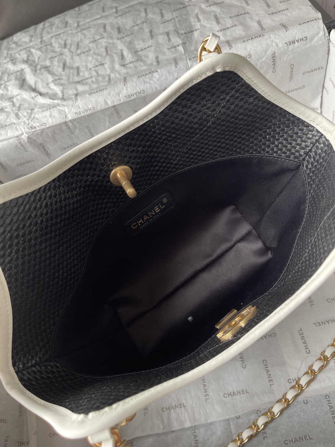 Chanel 25S Maxi Hobo Tote Bag - Image 11