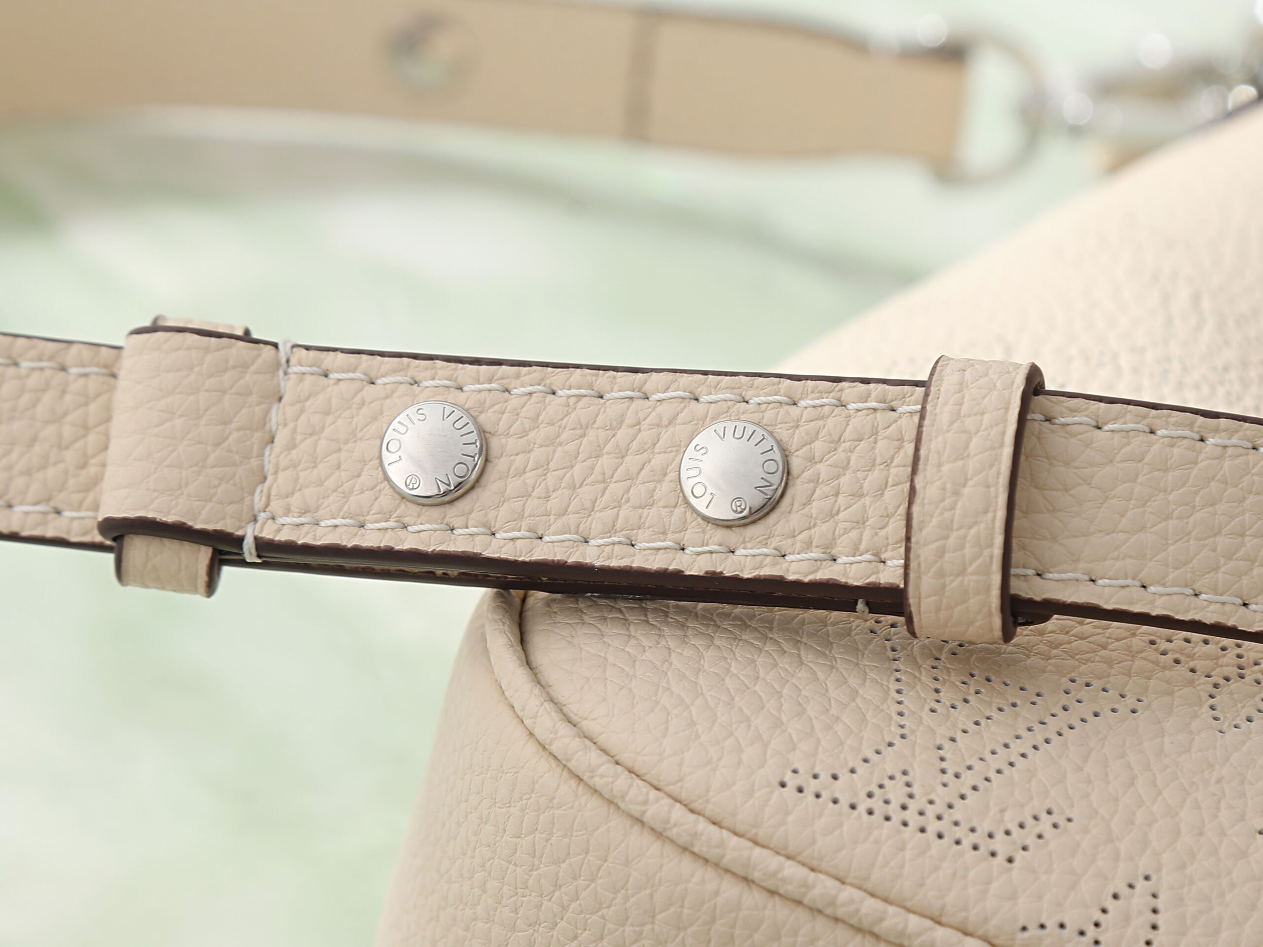 Louis Vuitton Mahina All Around Small Crossbody Bag M27459 - Image 12